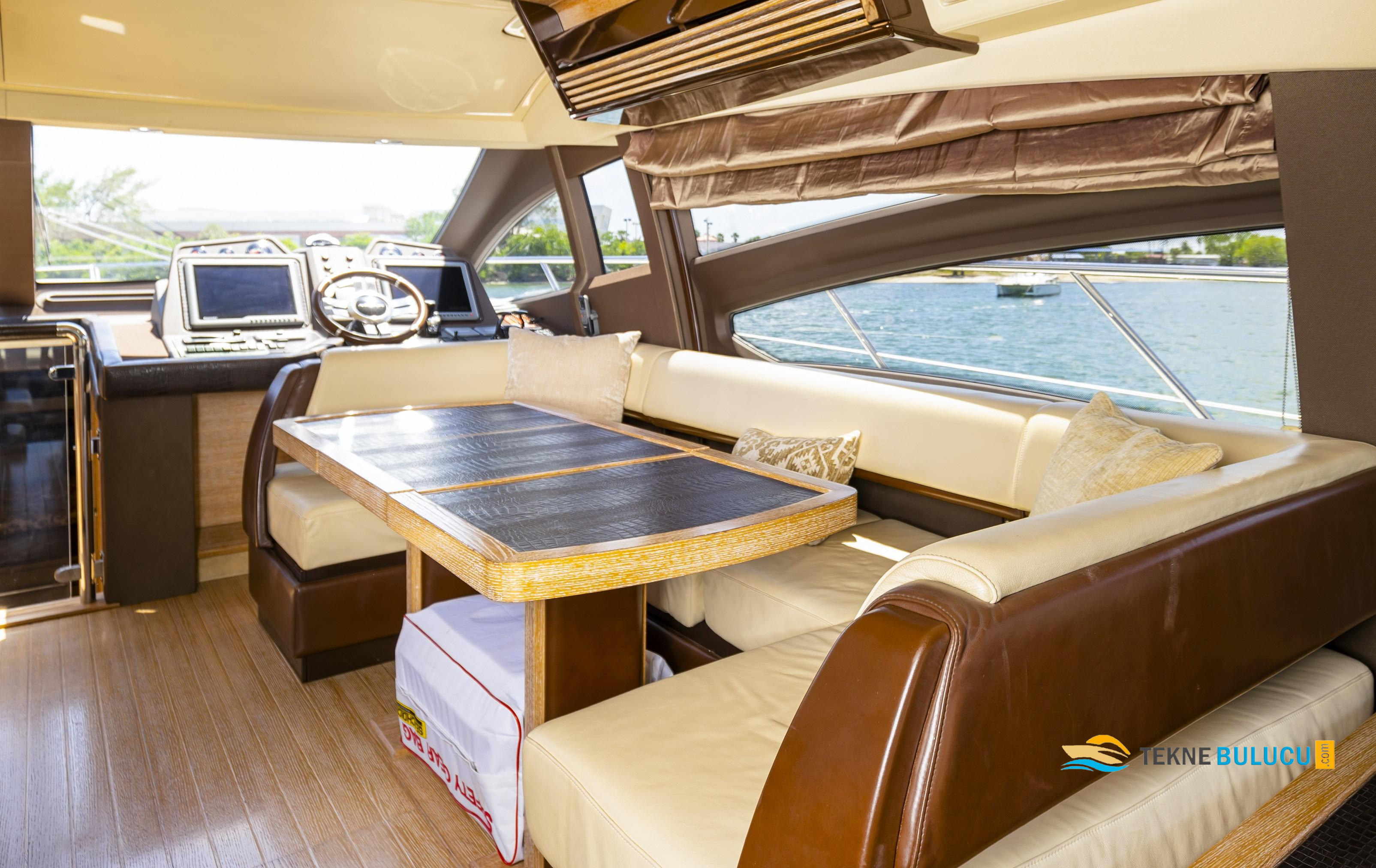 Azimut 64 Fly 2010 iç mekan 1
