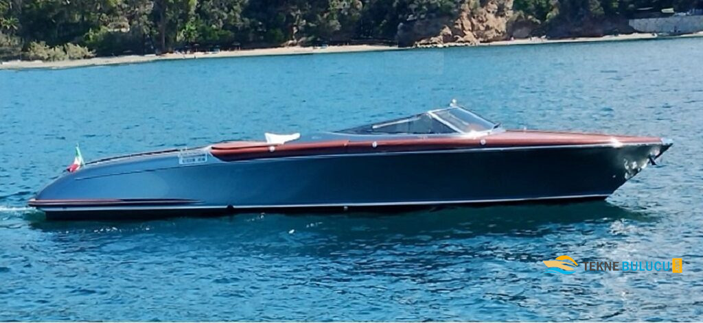 Riva Aquariva Super 33 2014 iç mekan 1