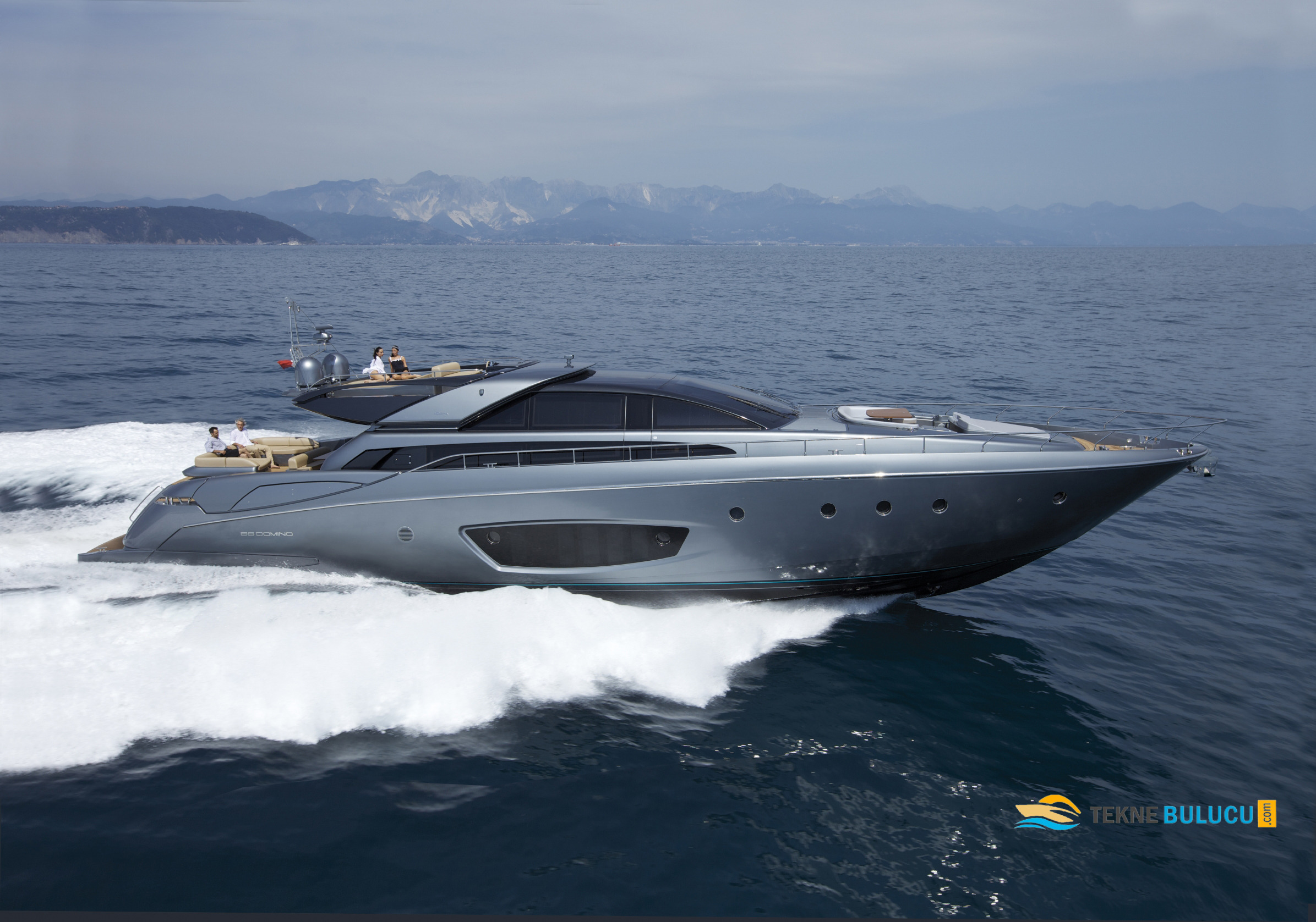 Riva Domino 86 2010 iç mekan 1