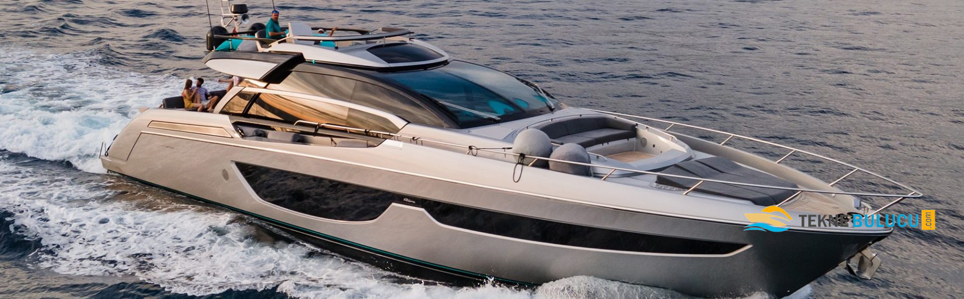 Riva 76 Perseo 2023 iç mekan 1