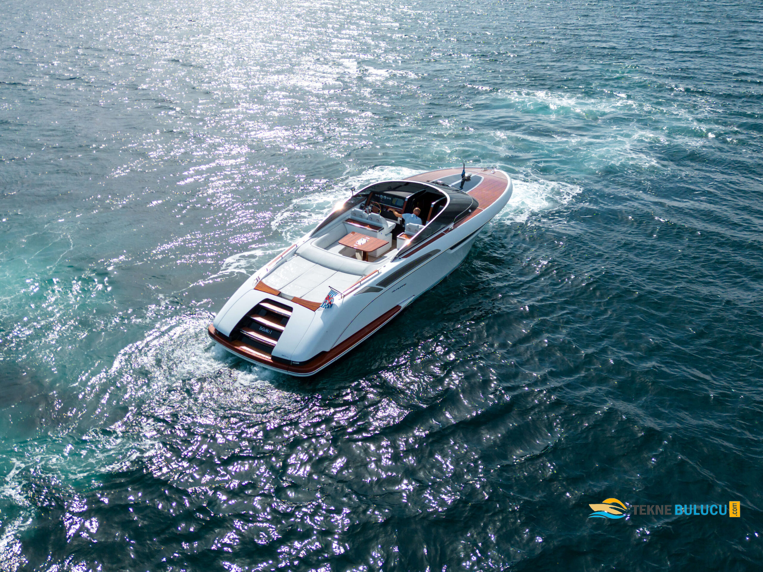 Riva Rivamare 38 2021 iç mekan 1