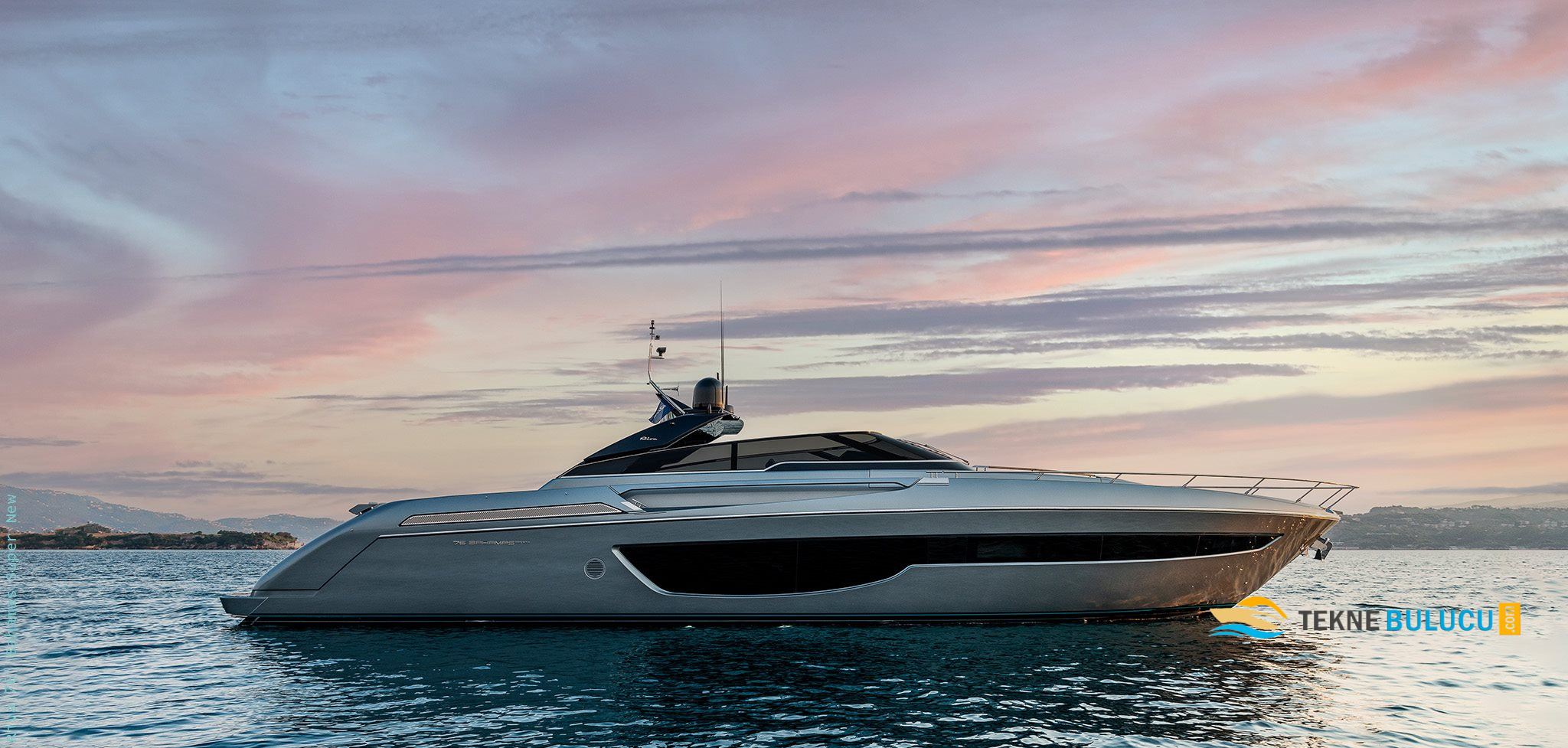 Riva 76 Bahamas 2022 iç mekan 1