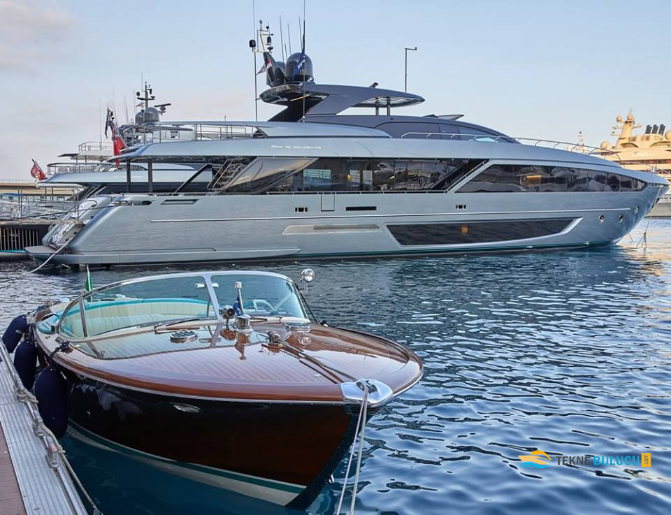 Riva 110 Dolcevita 2022 iç mekan 1