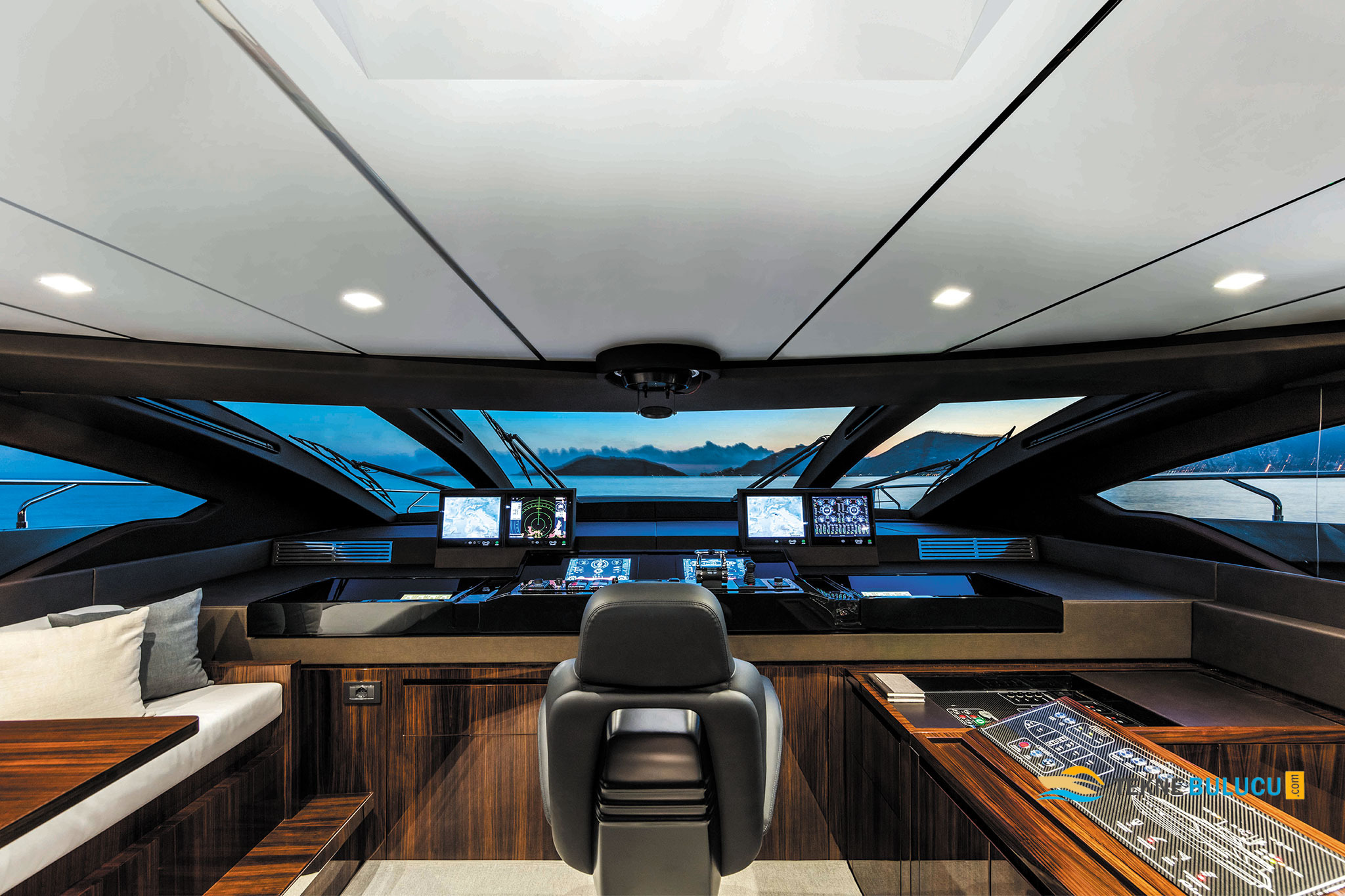 Riva 110 Dolcevita 2023 iç mekan 1