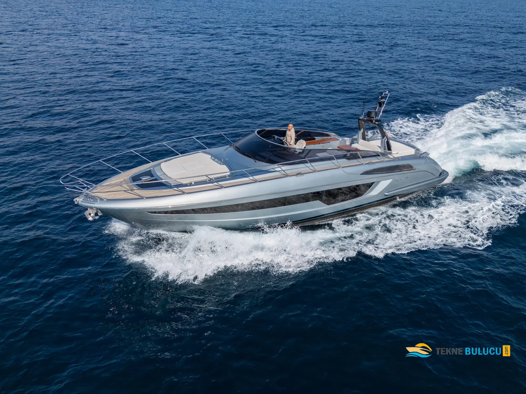 Riva 56 Rivale 2024 iç mekan 1