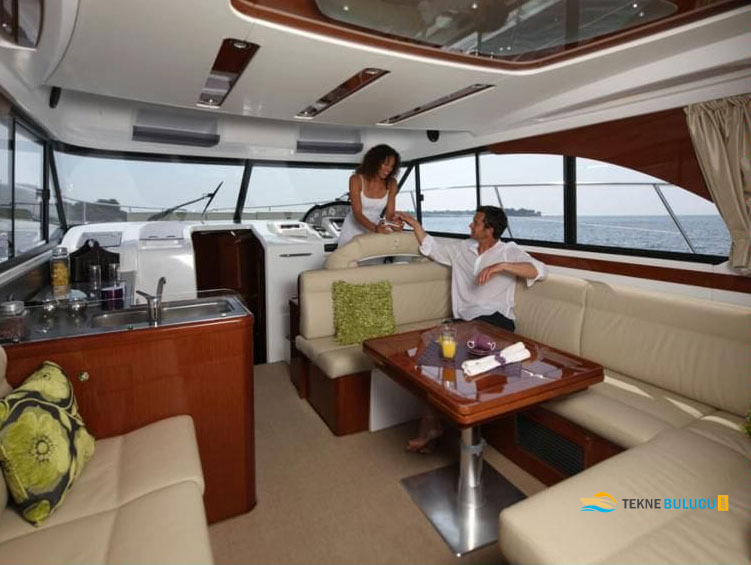 Beneteau Antares 42 2018 iç mekan 1