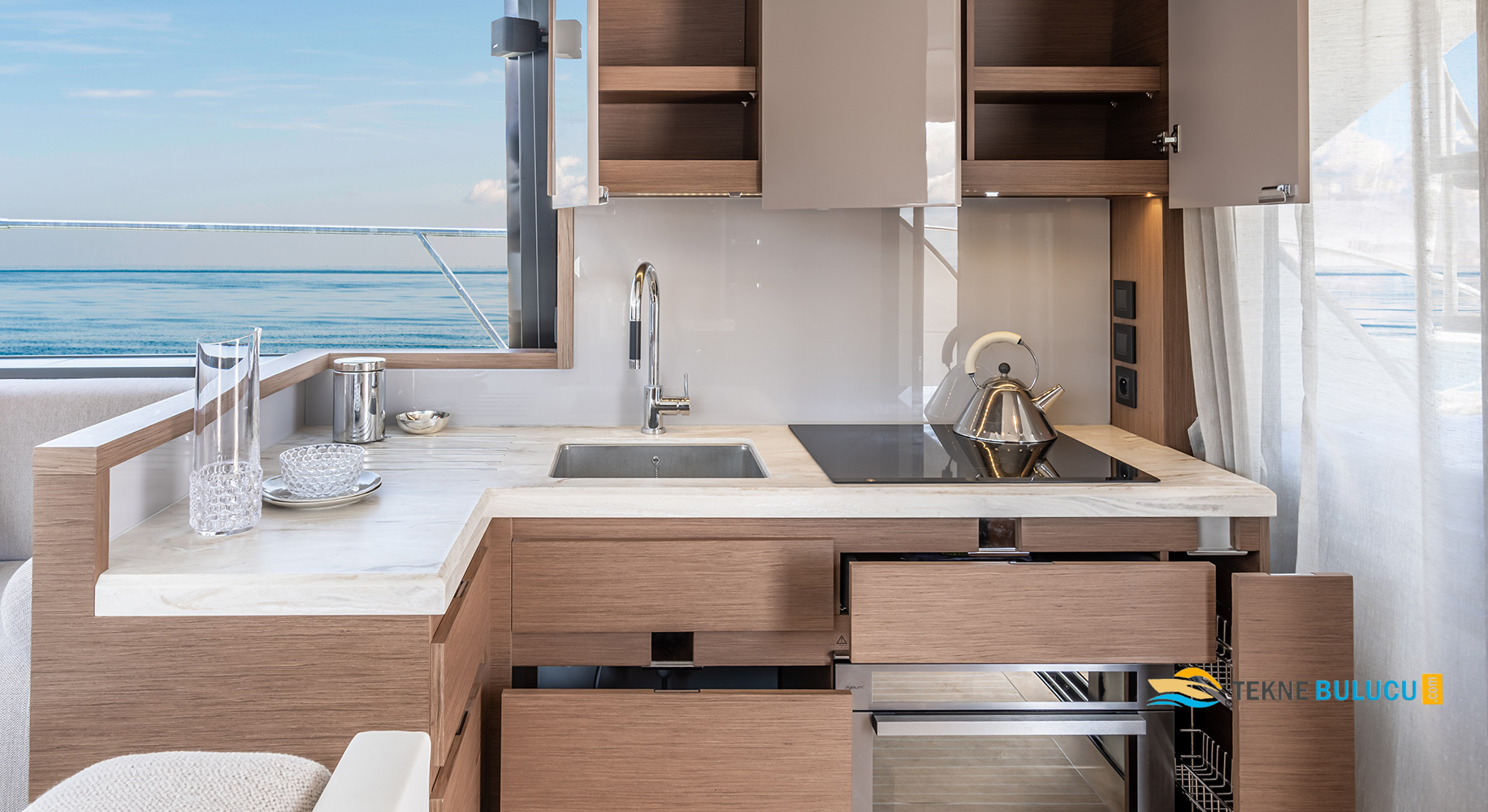 Beneteau Monte Carlo 52 2012 iç mekan 1