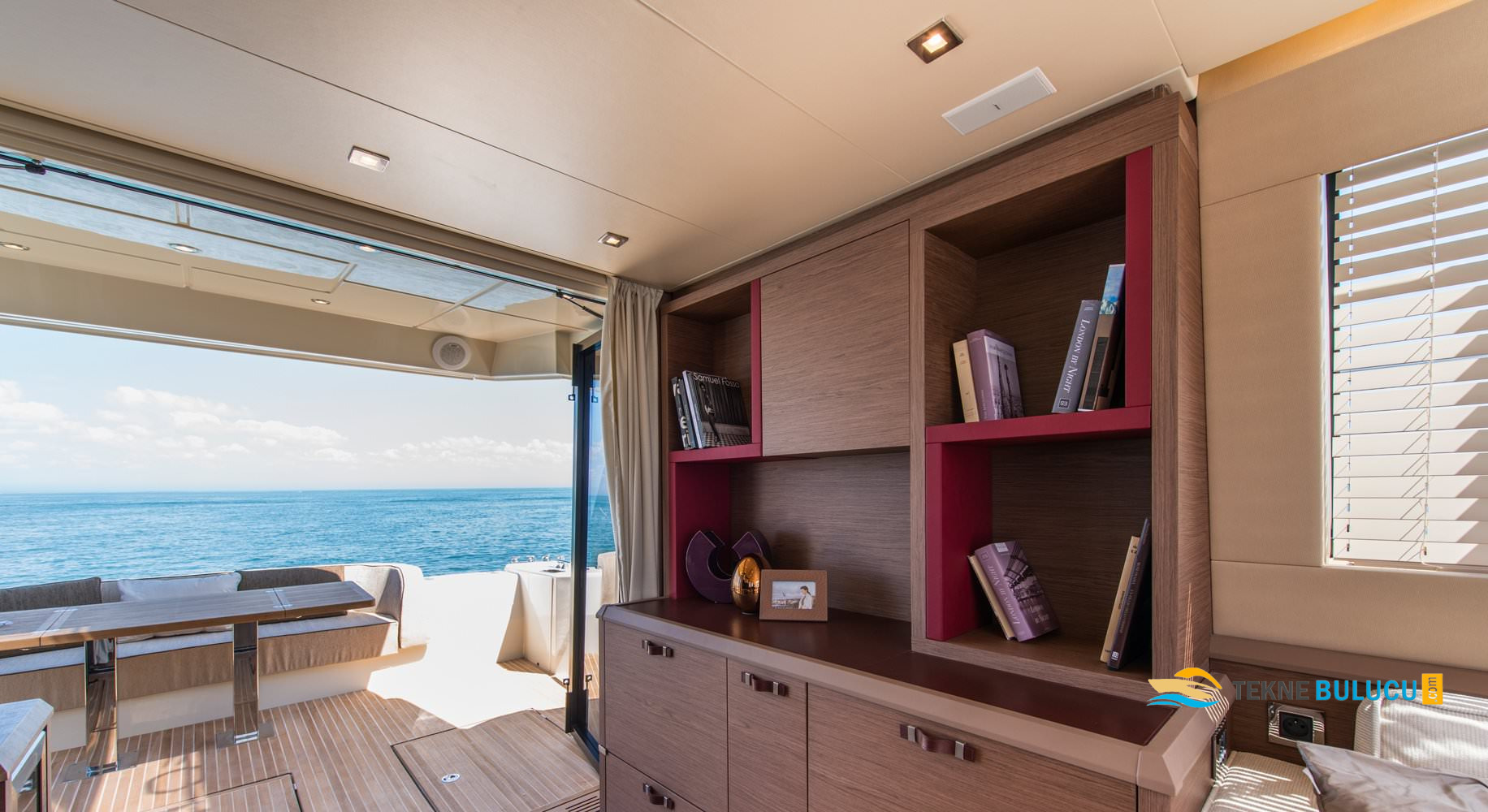 Beneteau Monte Carlo 6 2015 iç mekan 1