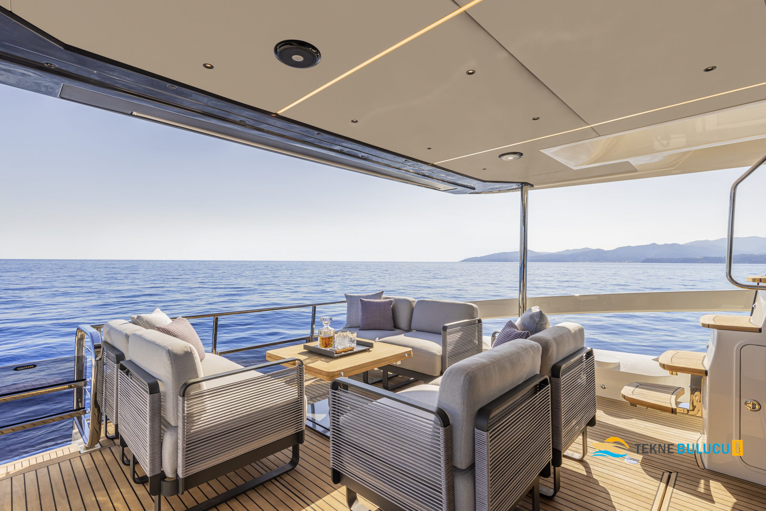 Absolute 56 Fly 2014 iç mekan 1