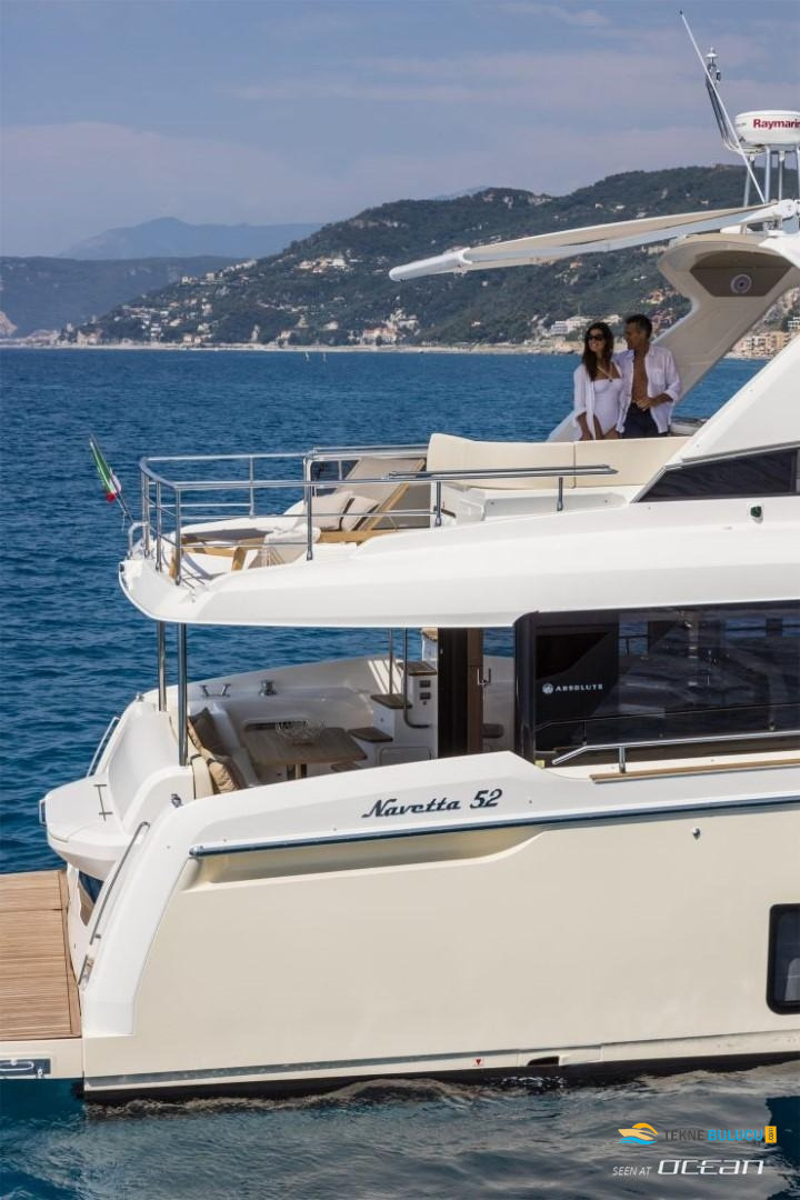 Absolute Navetta 52 2017 iç mekan 1