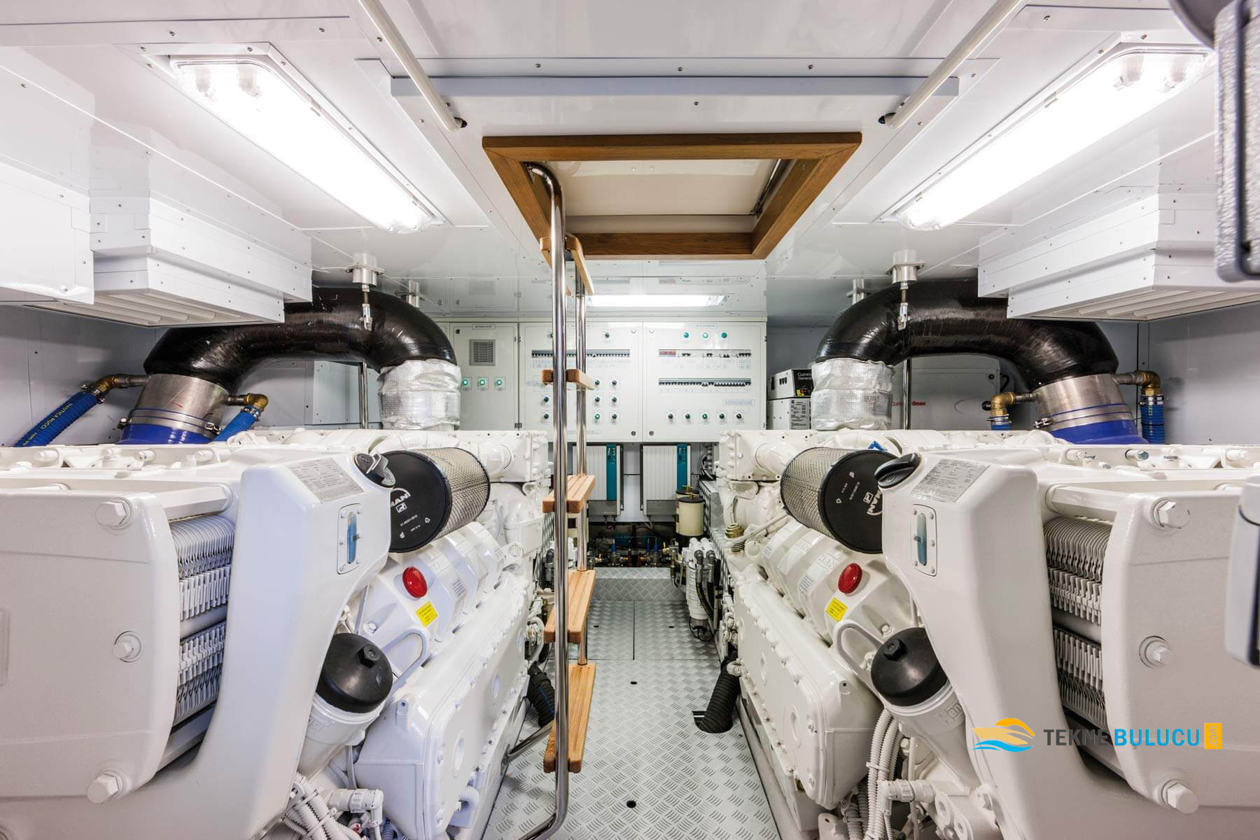 Dominator 640 2010 iç mekan 1