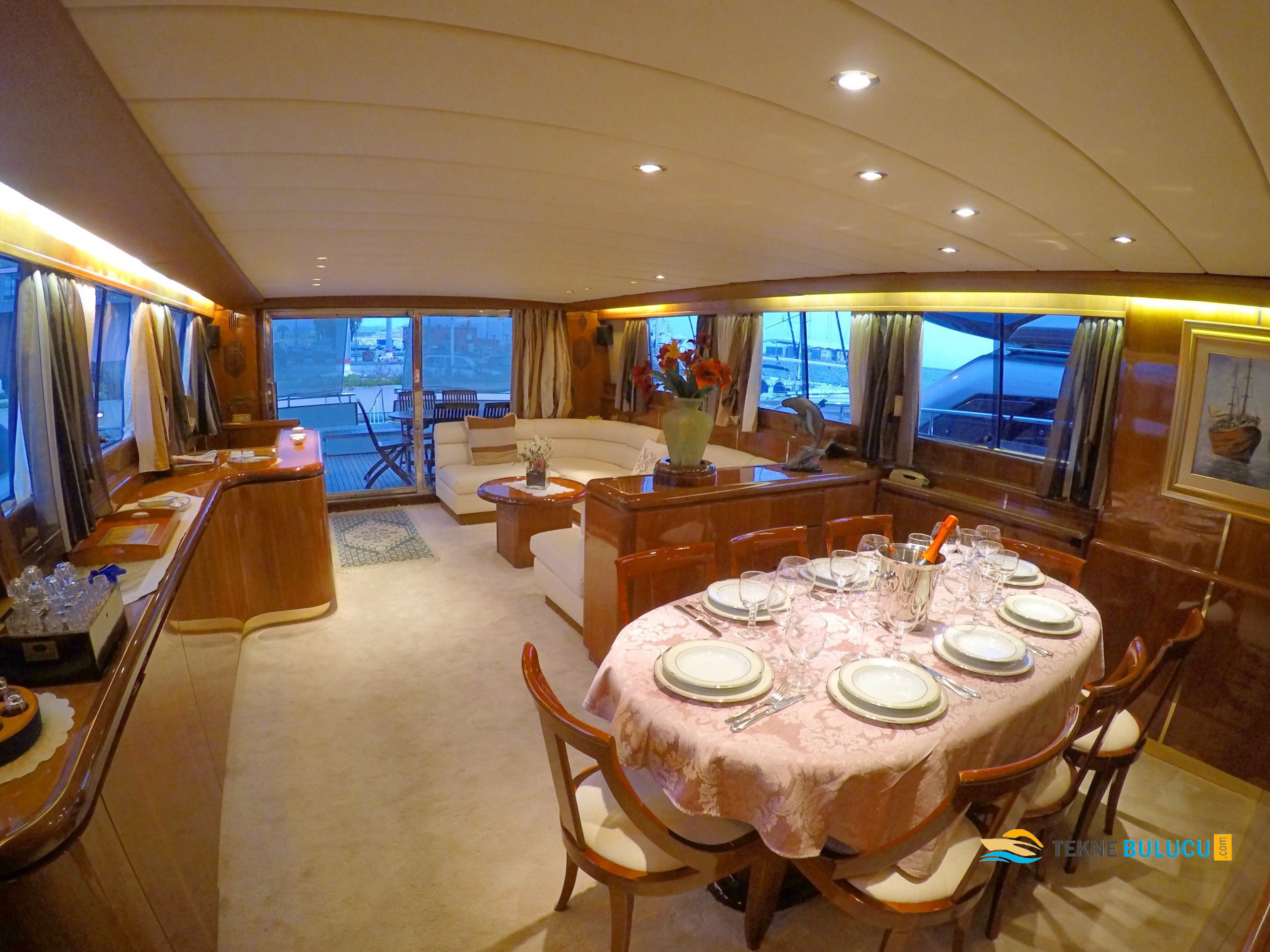 Falcon 76 2008 iç mekan 1