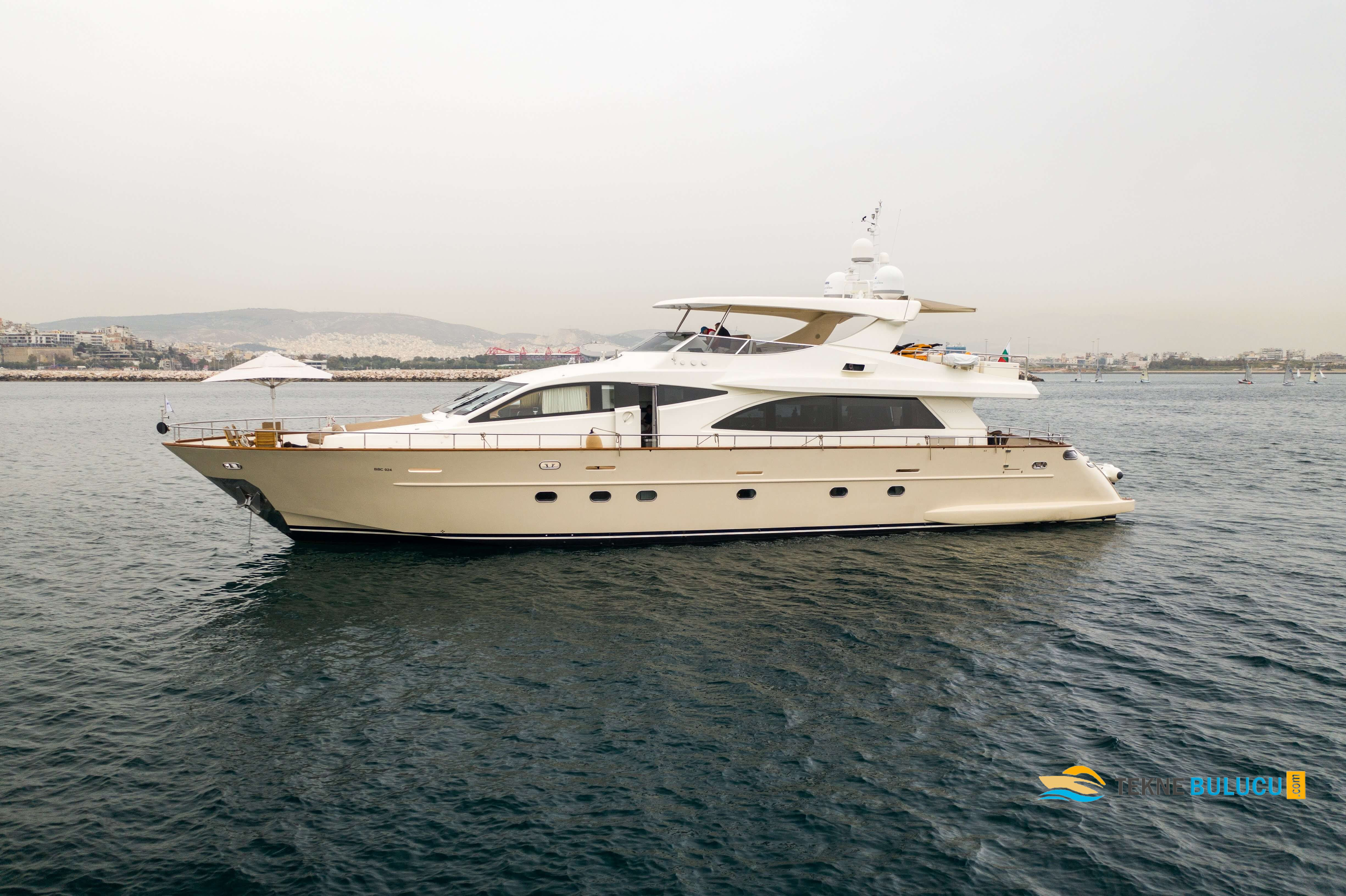 Falcon 90 2013 iç mekan 1