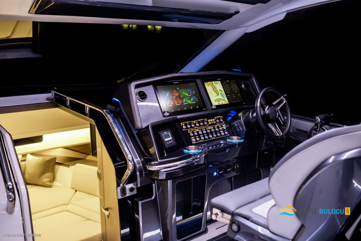 Galeon 325 GTO 2022 iç mekan 1