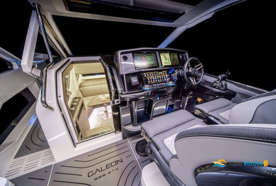 Galeon 325 GTO 2025 iç mekan 1