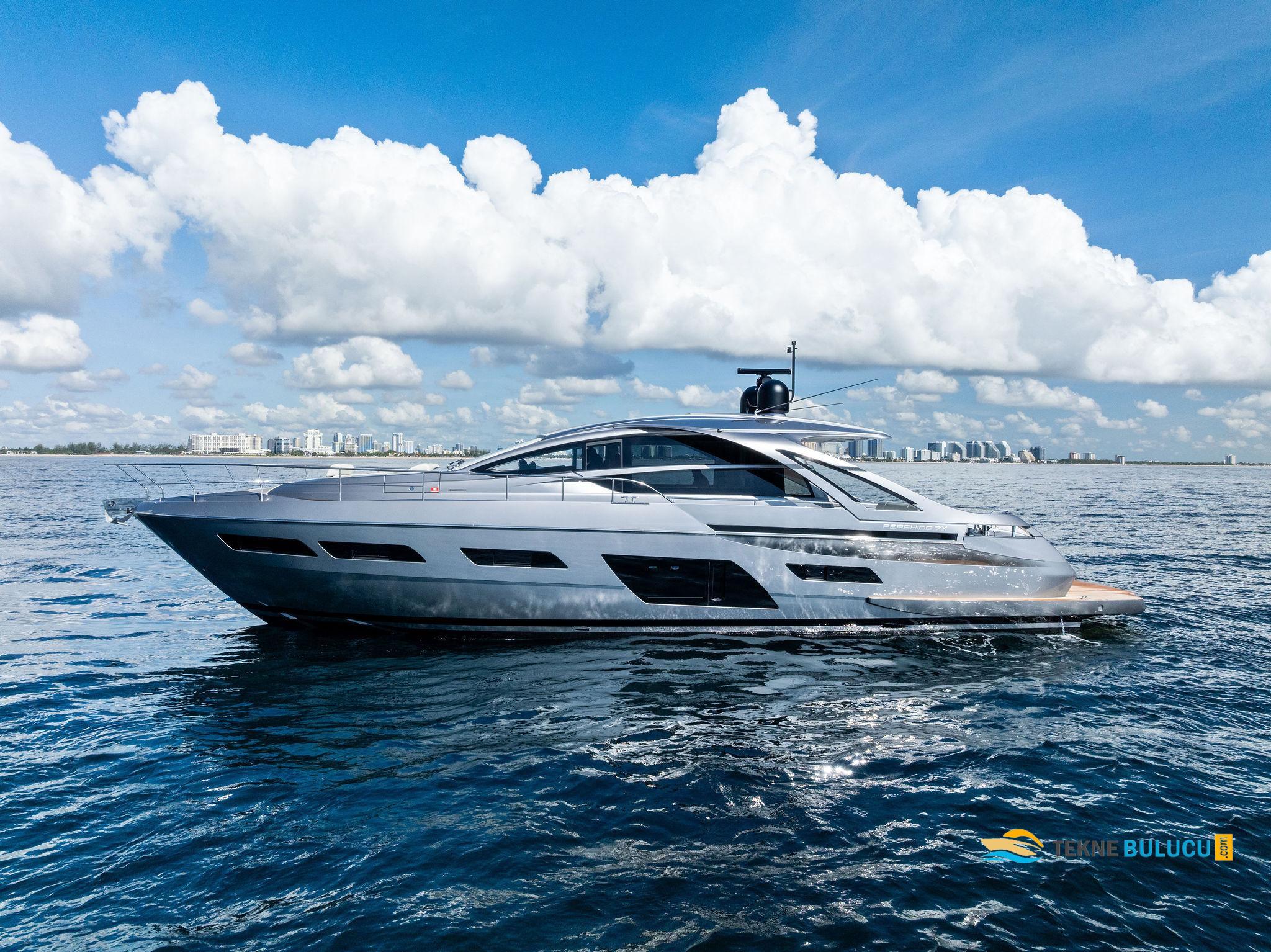 Pershing 7X 2024 iç mekan 1