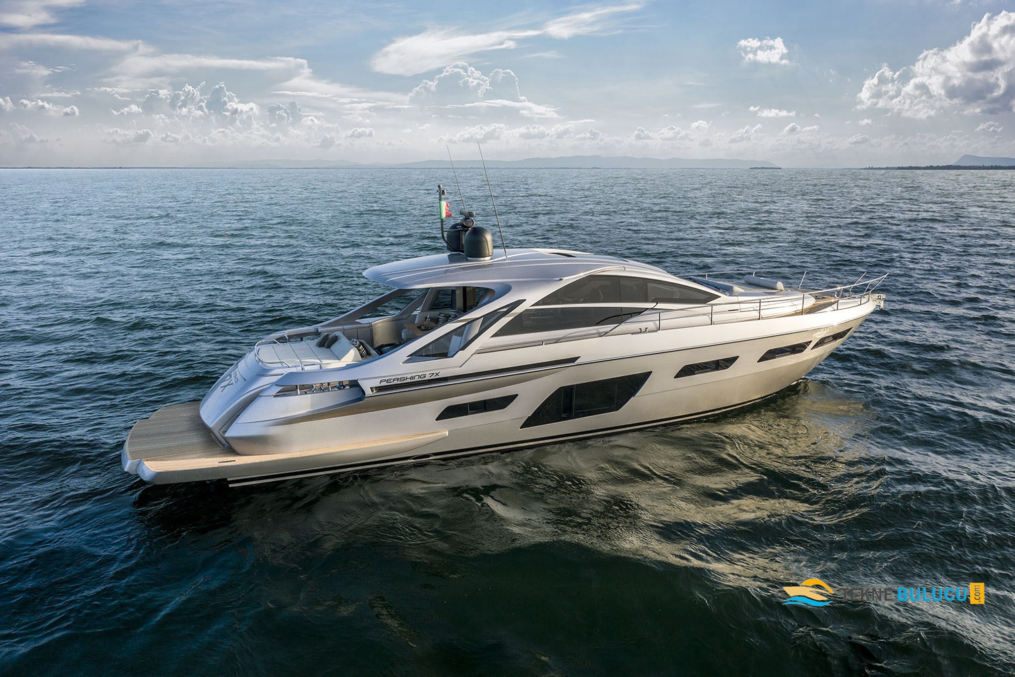 Pershing 7X 2025 iç mekan 1