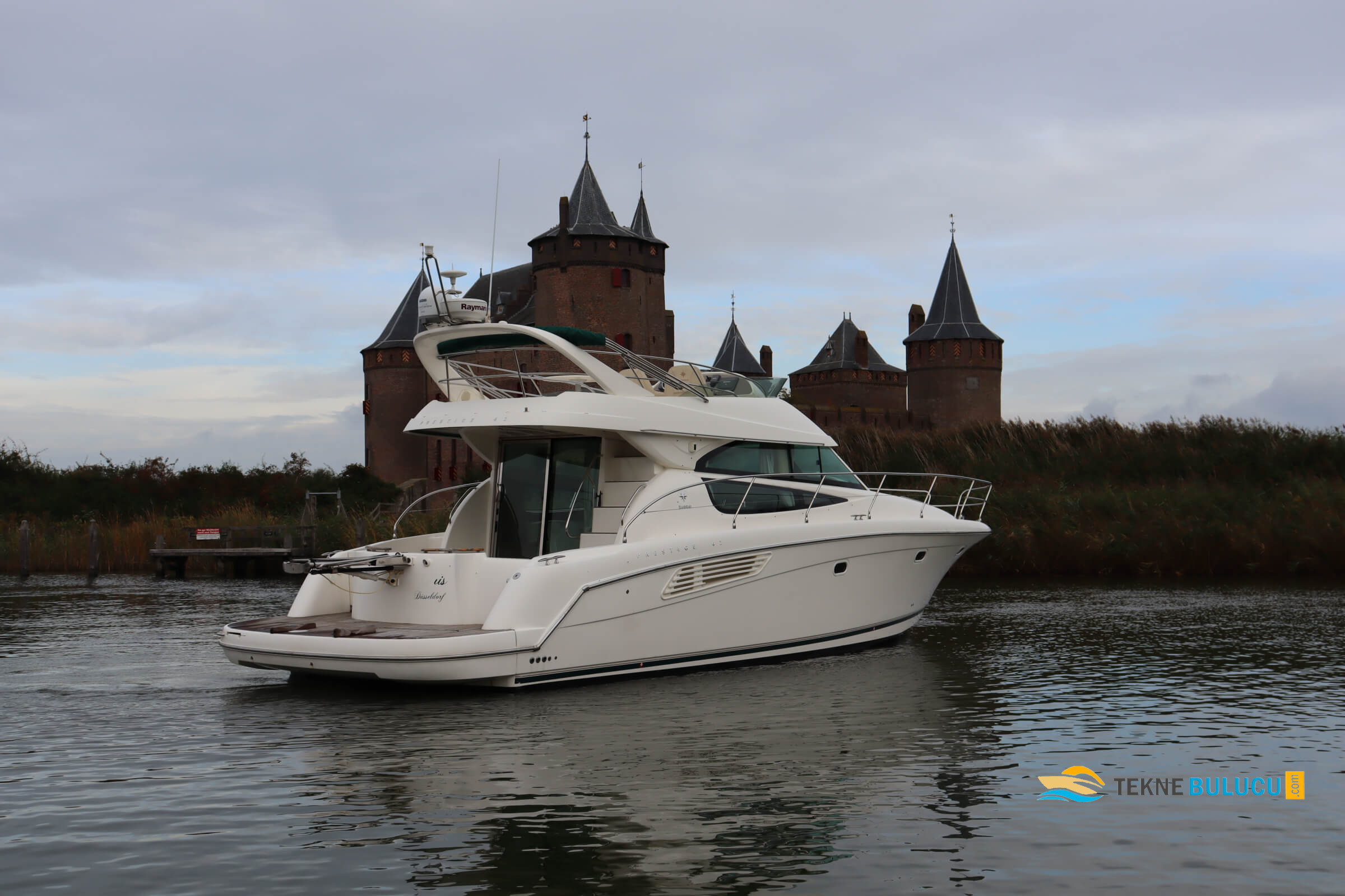 Prestige 42 2012 iç mekan 1