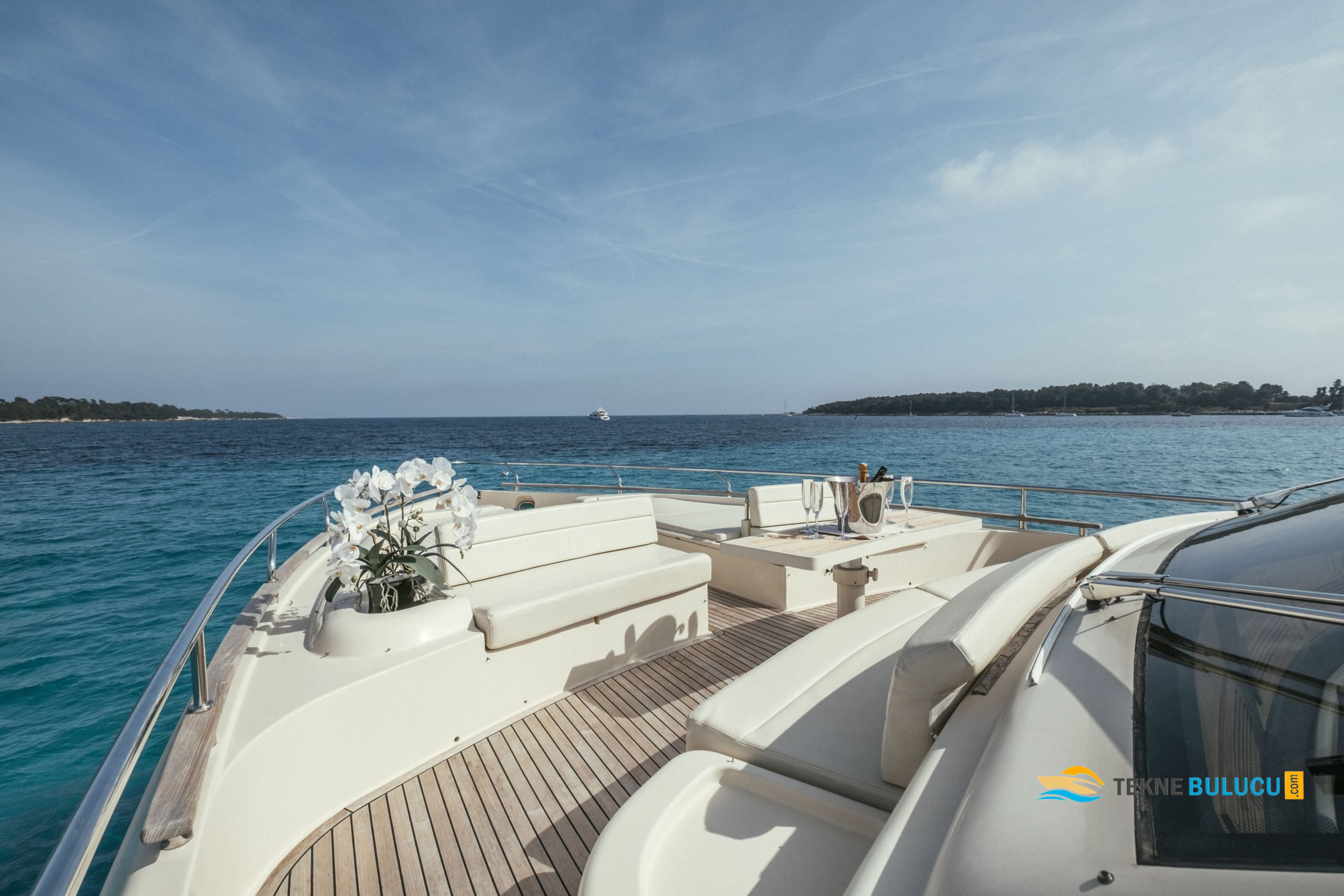 Ferretti Altura 690 2009 iç mekan 1