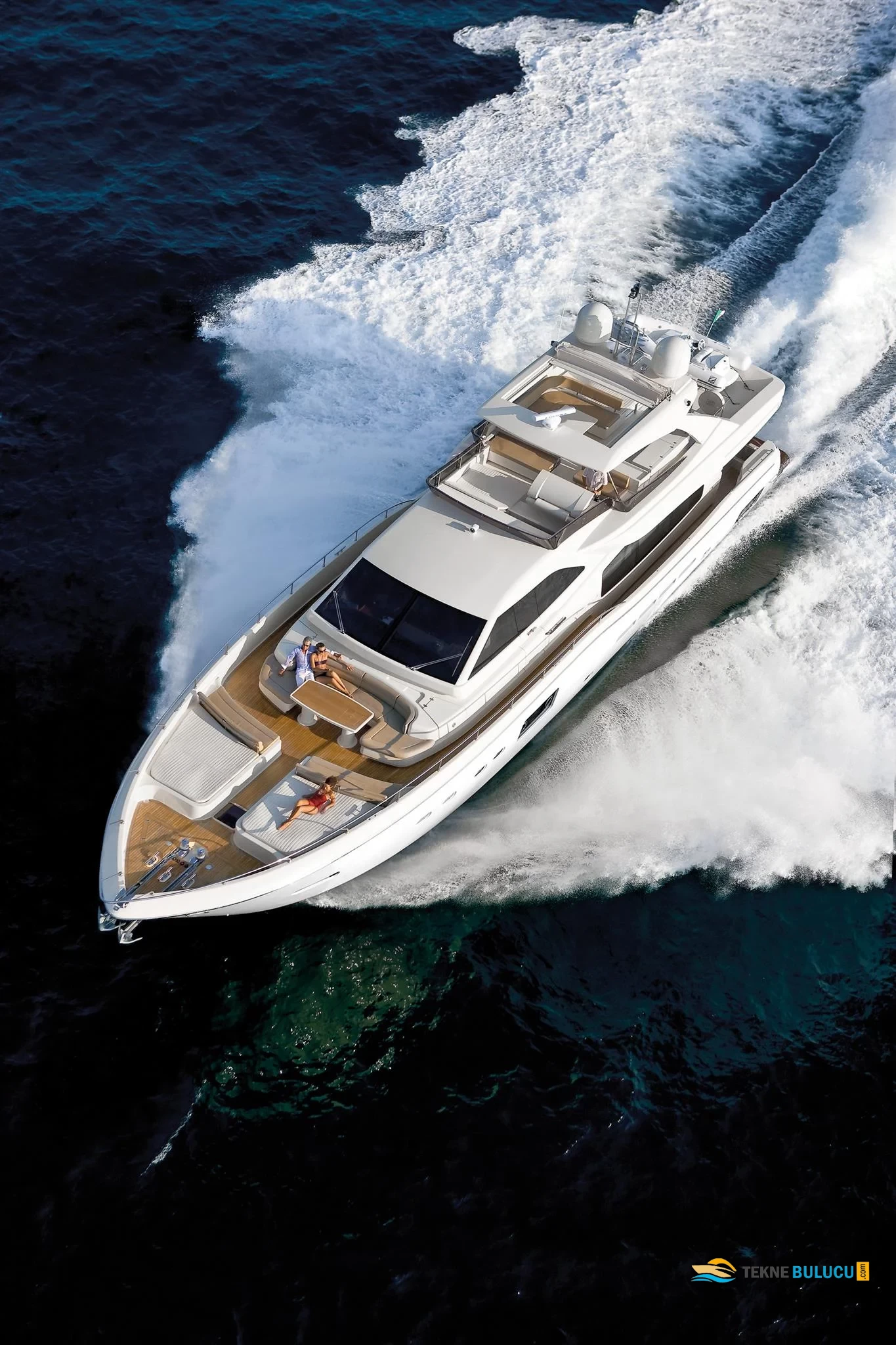 Ferretti Altura 840 2008 iç mekan 2