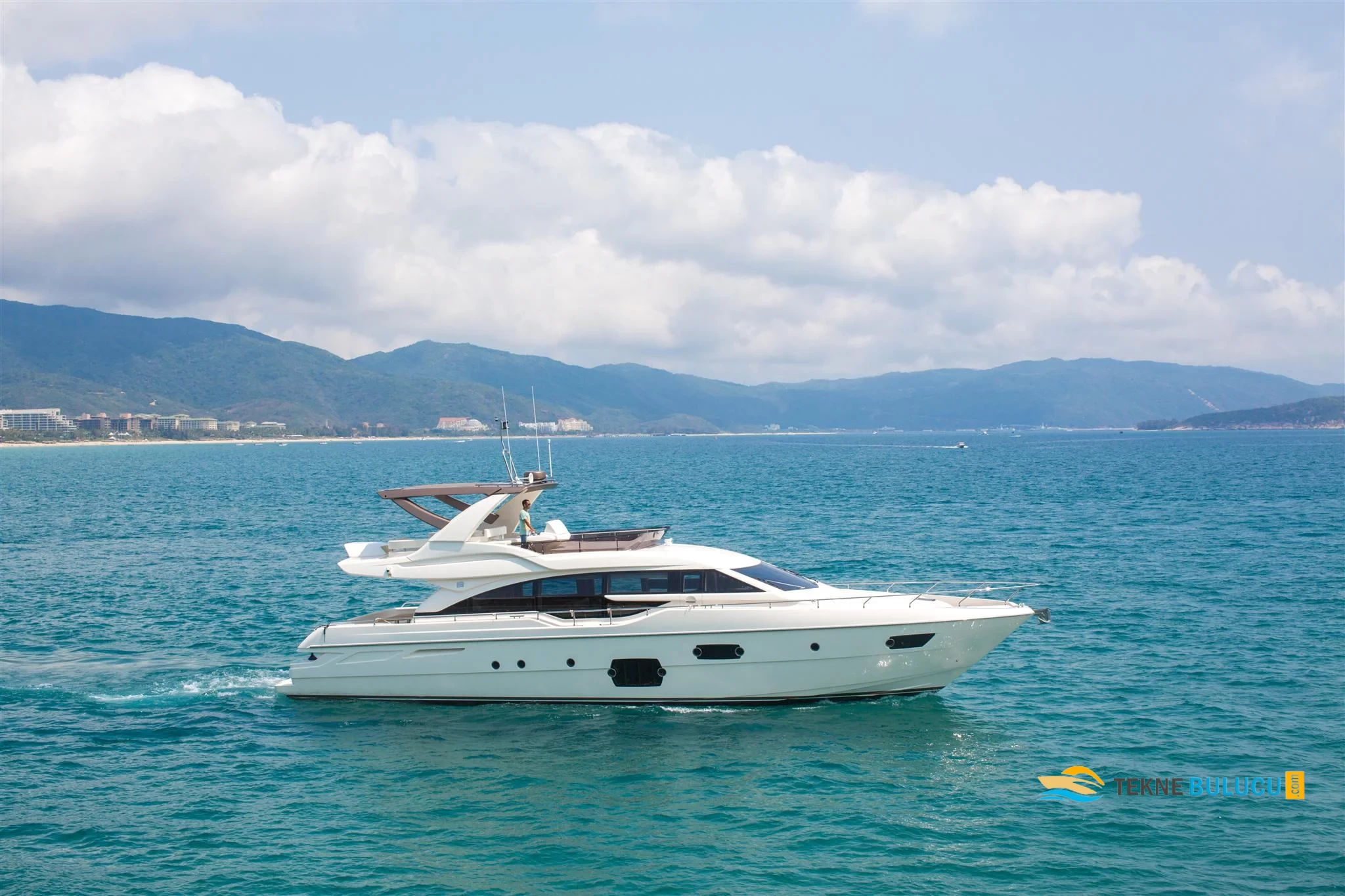 Ferretti 690 2014 iç mekan 2