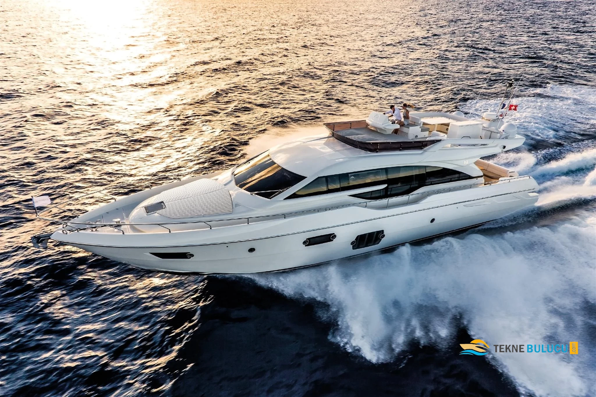 Ferretti 690 2015 iç mekan 2