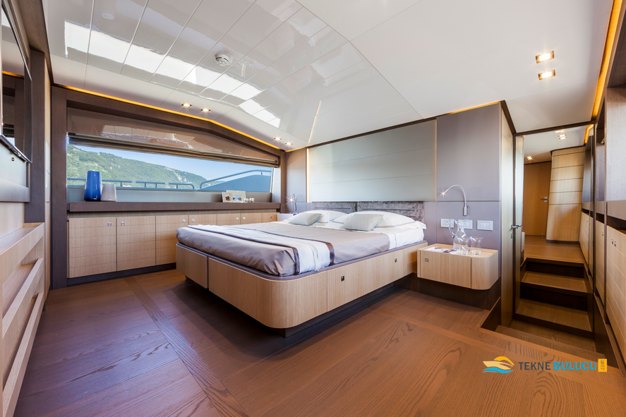 Ferretti 960 2015 iç mekan 2