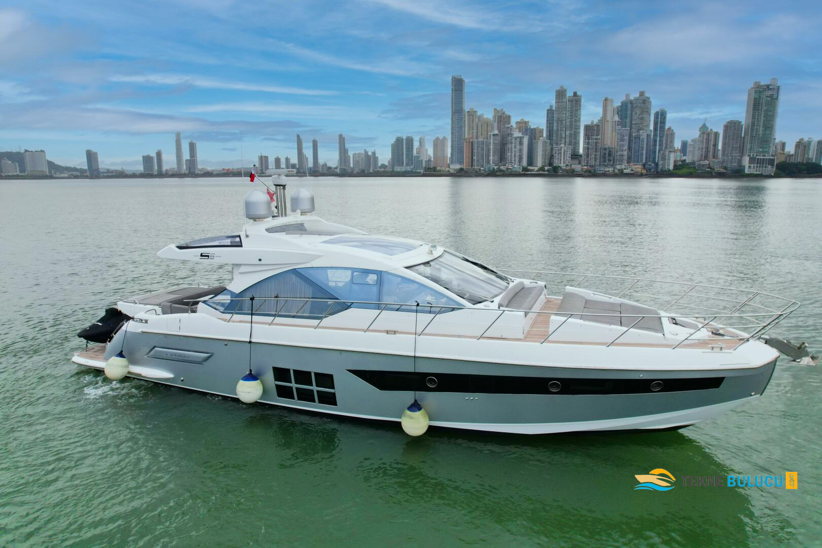 Azimut S6 2019 iç mekan 2