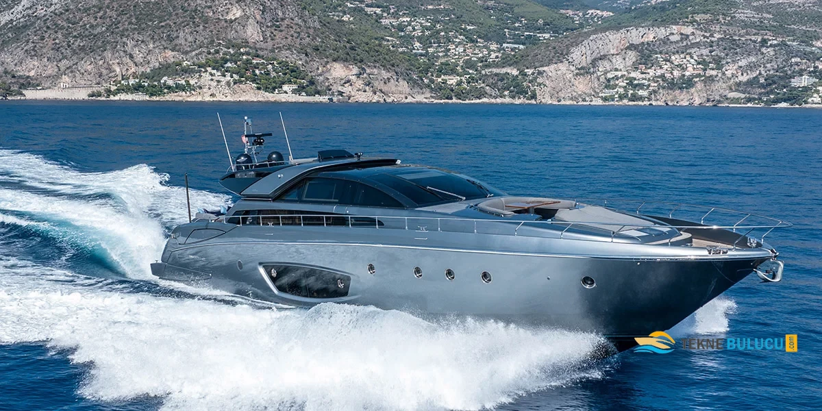 Riva Domino 86 2013 iç mekan 2