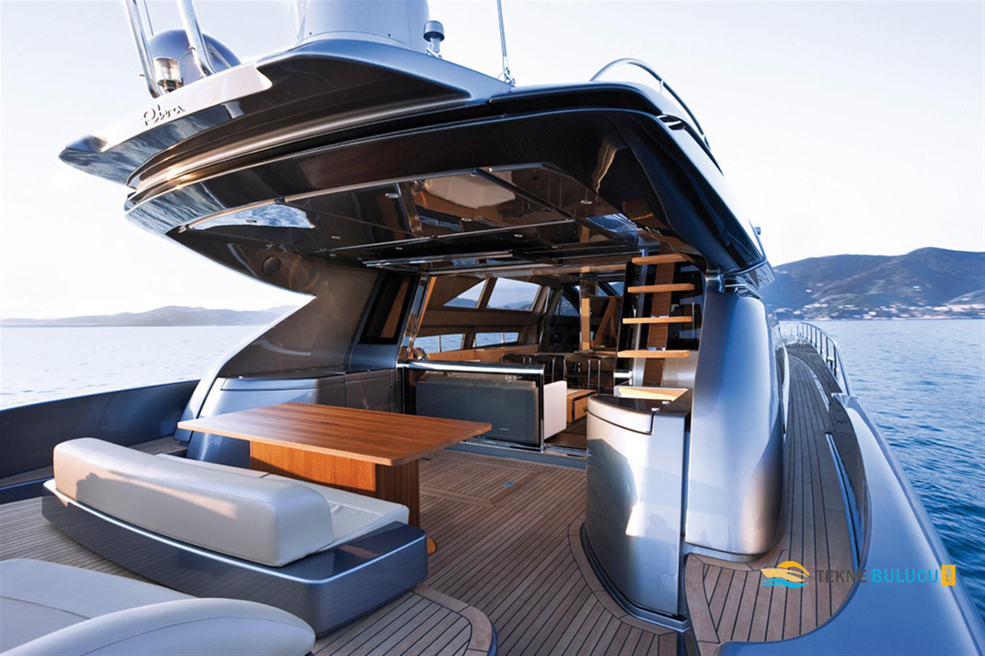 Riva Domino 86 2016 iç mekan 2
