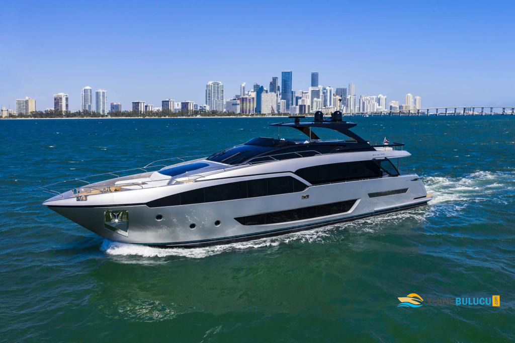 Riva 90 Argo 2023 iç mekan 2