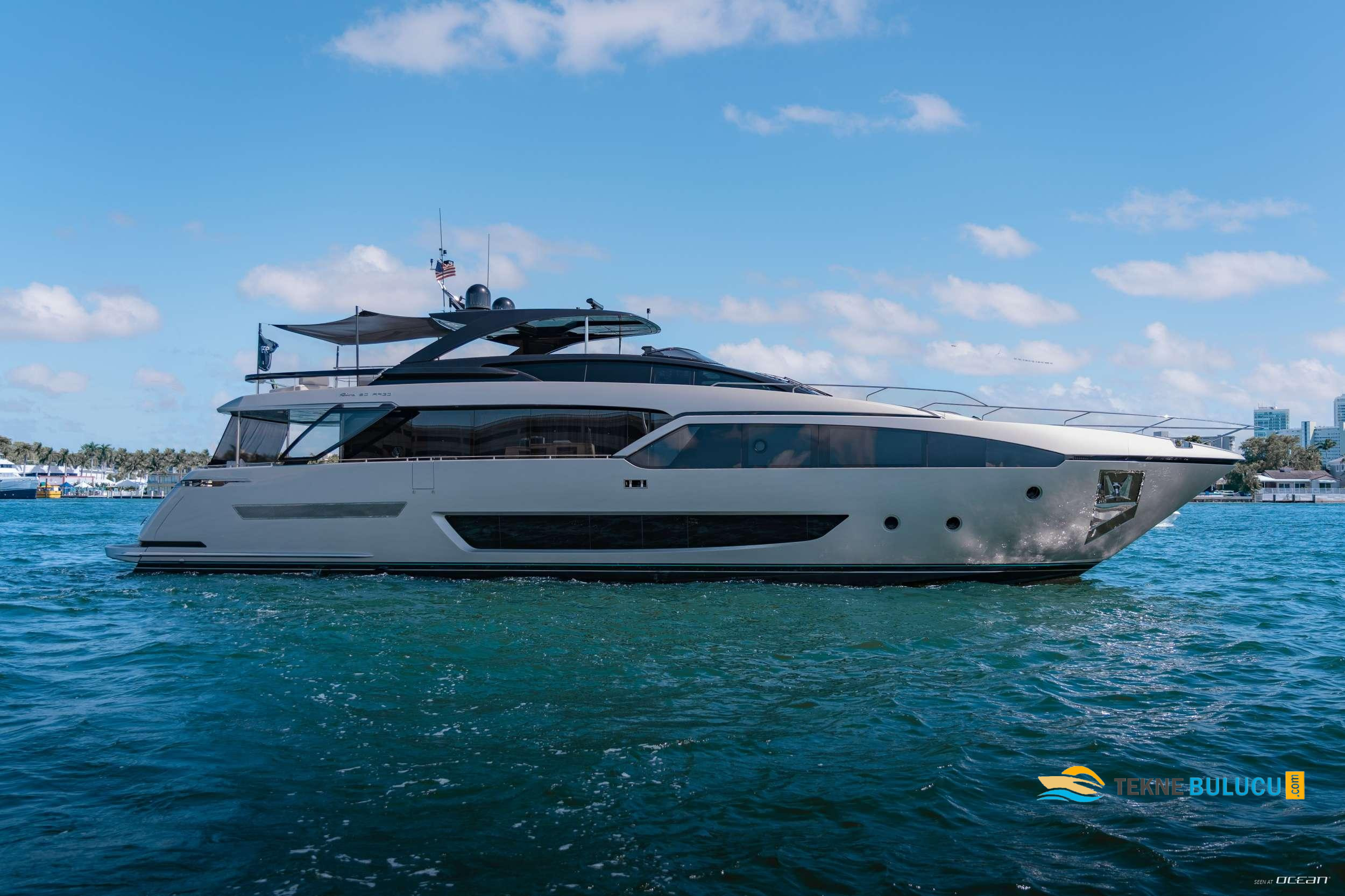 Riva 90 Argo 2025 iç mekan 2