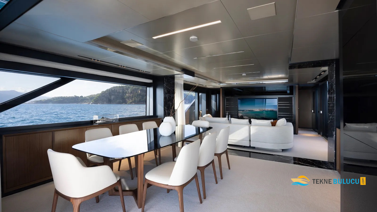 Riva 102 Corsaro Super 2024 iç mekan 2