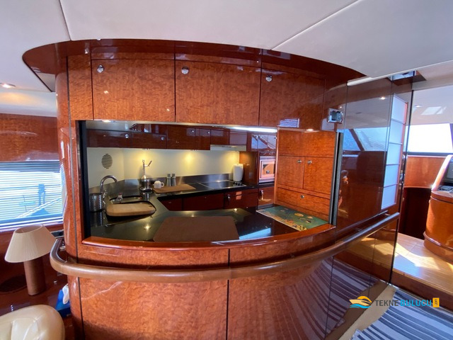 Fairline Squadron 74 2015 iç mekan 2