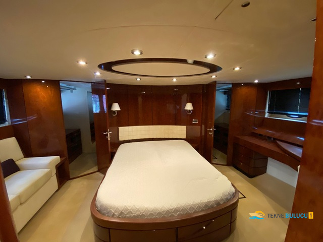 Fairline Squadron 74 2018 iç mekan 2