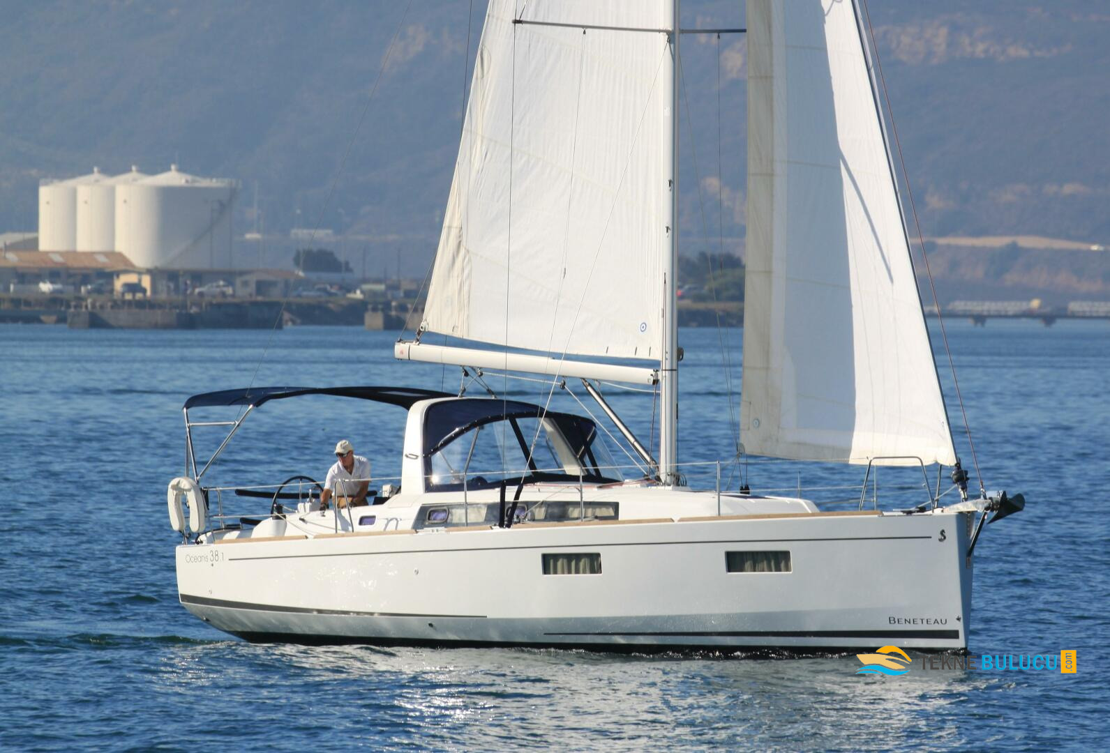 Beneteau Oceanis 38 2018 iç mekan 2