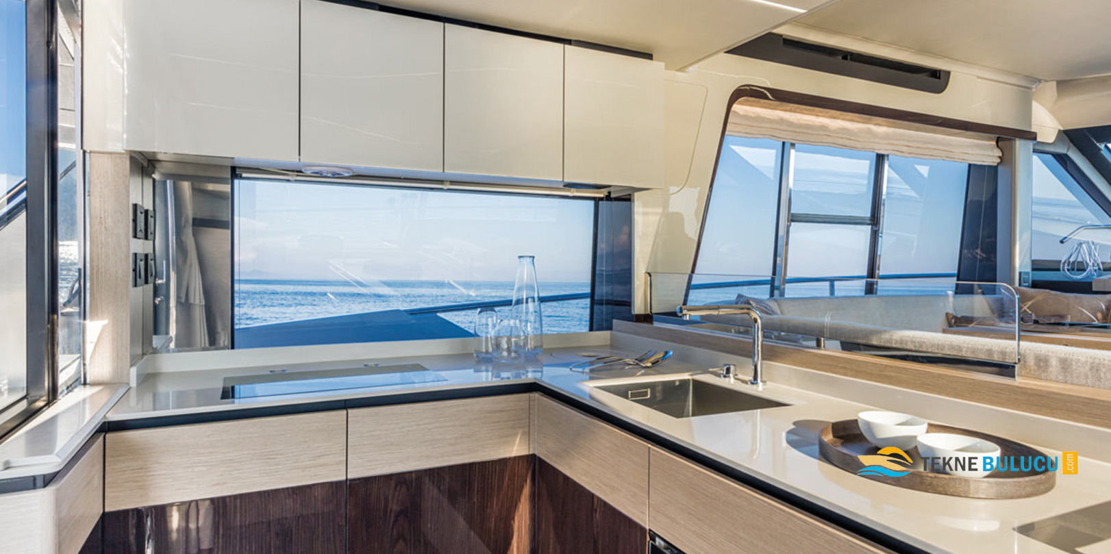 Absolute 47 Fly 2015 iç mekan 2