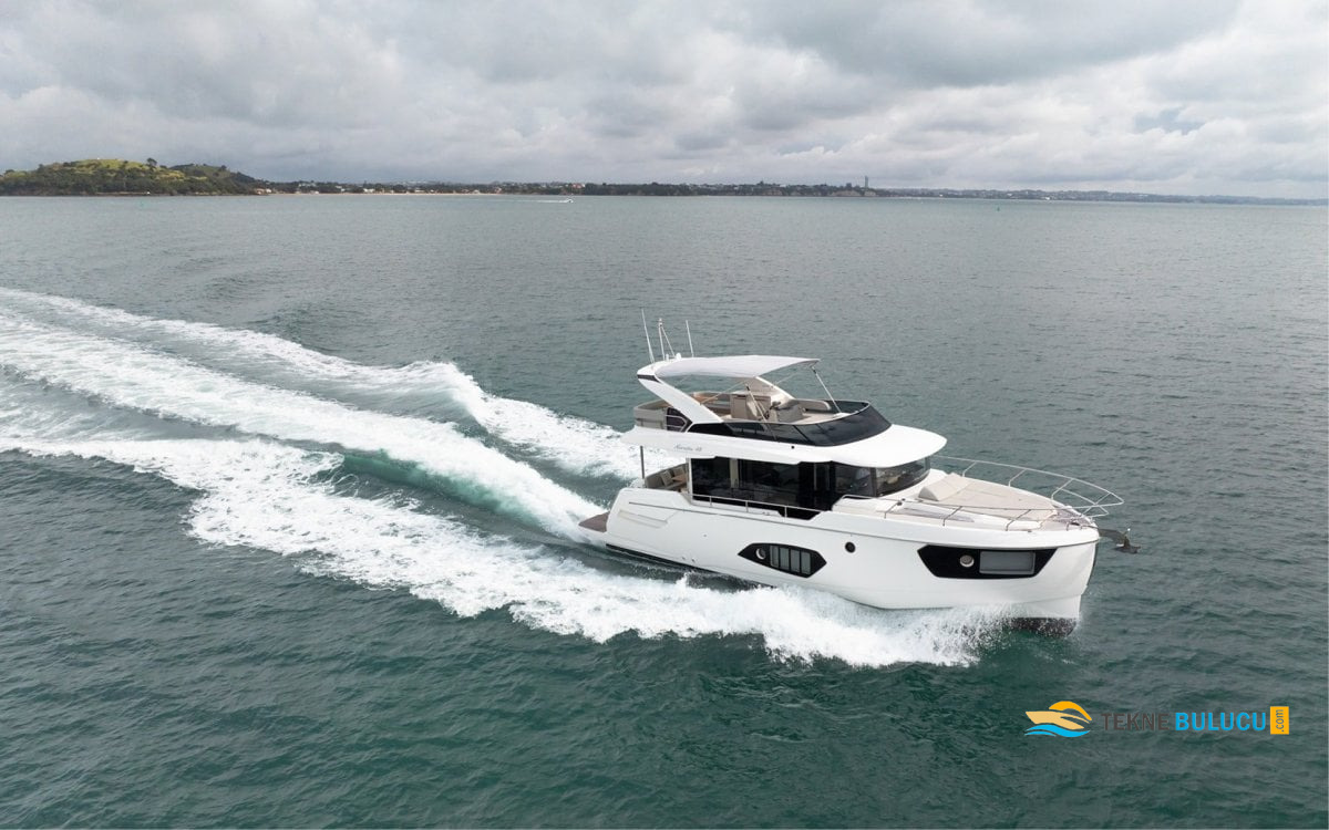 Absolute Navetta 48 2018 iç mekan 2