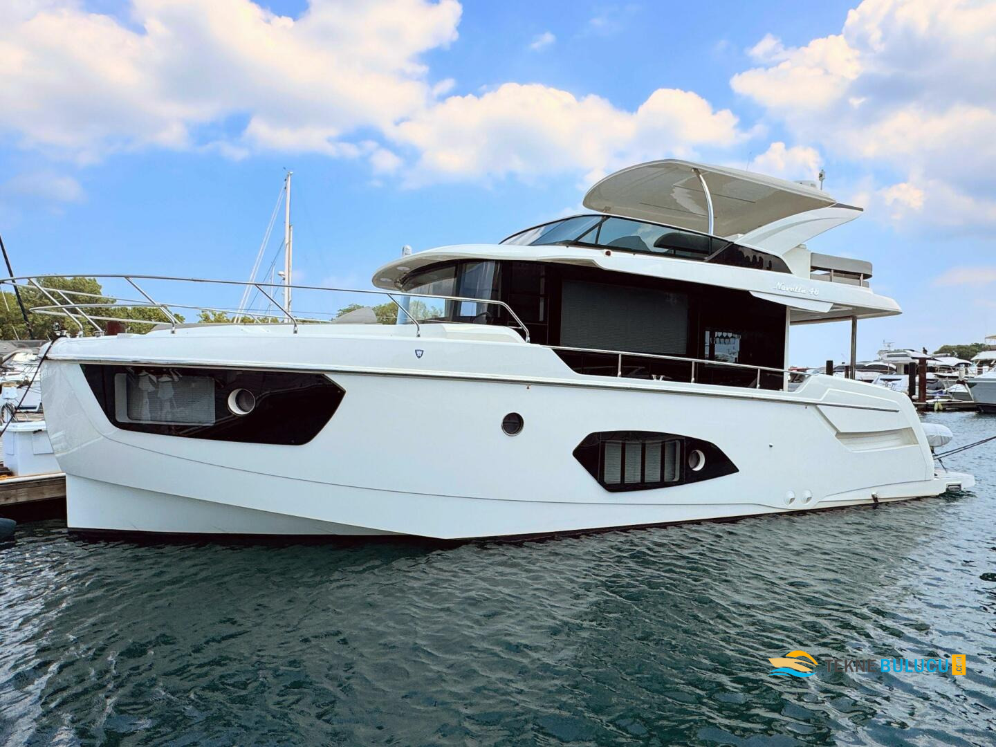 Absolute Navetta 48 2022 iç mekan 2