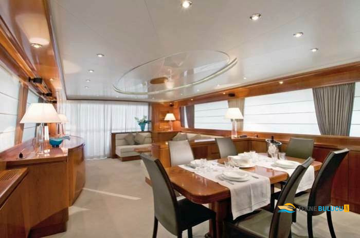 Falcon 90 2015 iç mekan 2