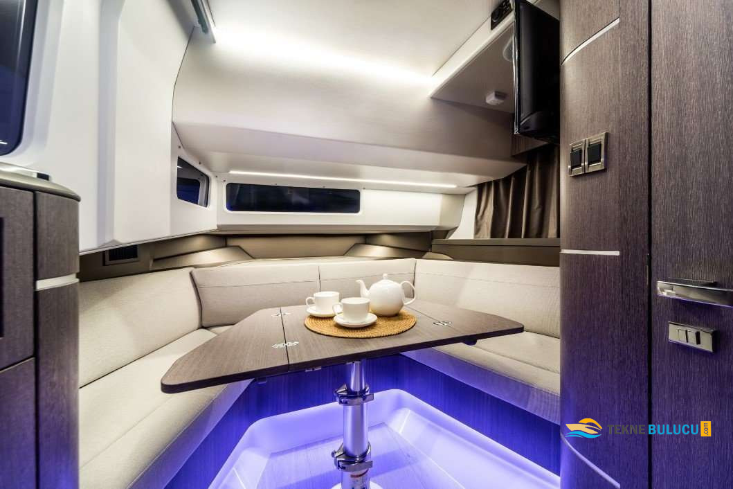 Galeon 325 GTO 2020 iç mekan 2