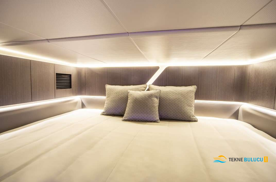 Galeon 325 GTO 2026 iç mekan 2