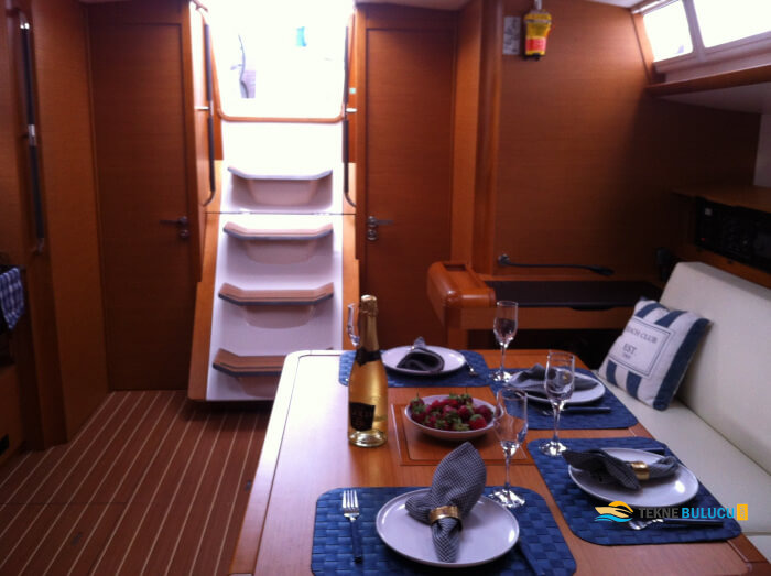 Jeanneau Sun Odyssey 469 2014 iç mekan 2