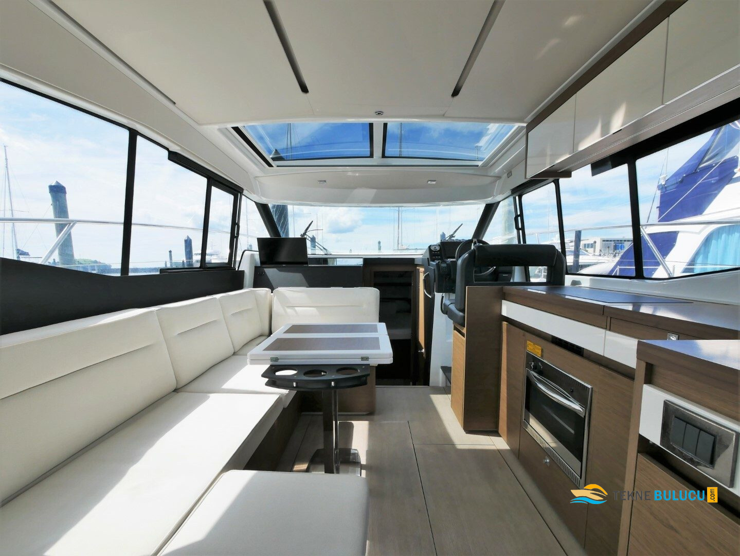 Jeanneau NC 37 2023 iç mekan 2
