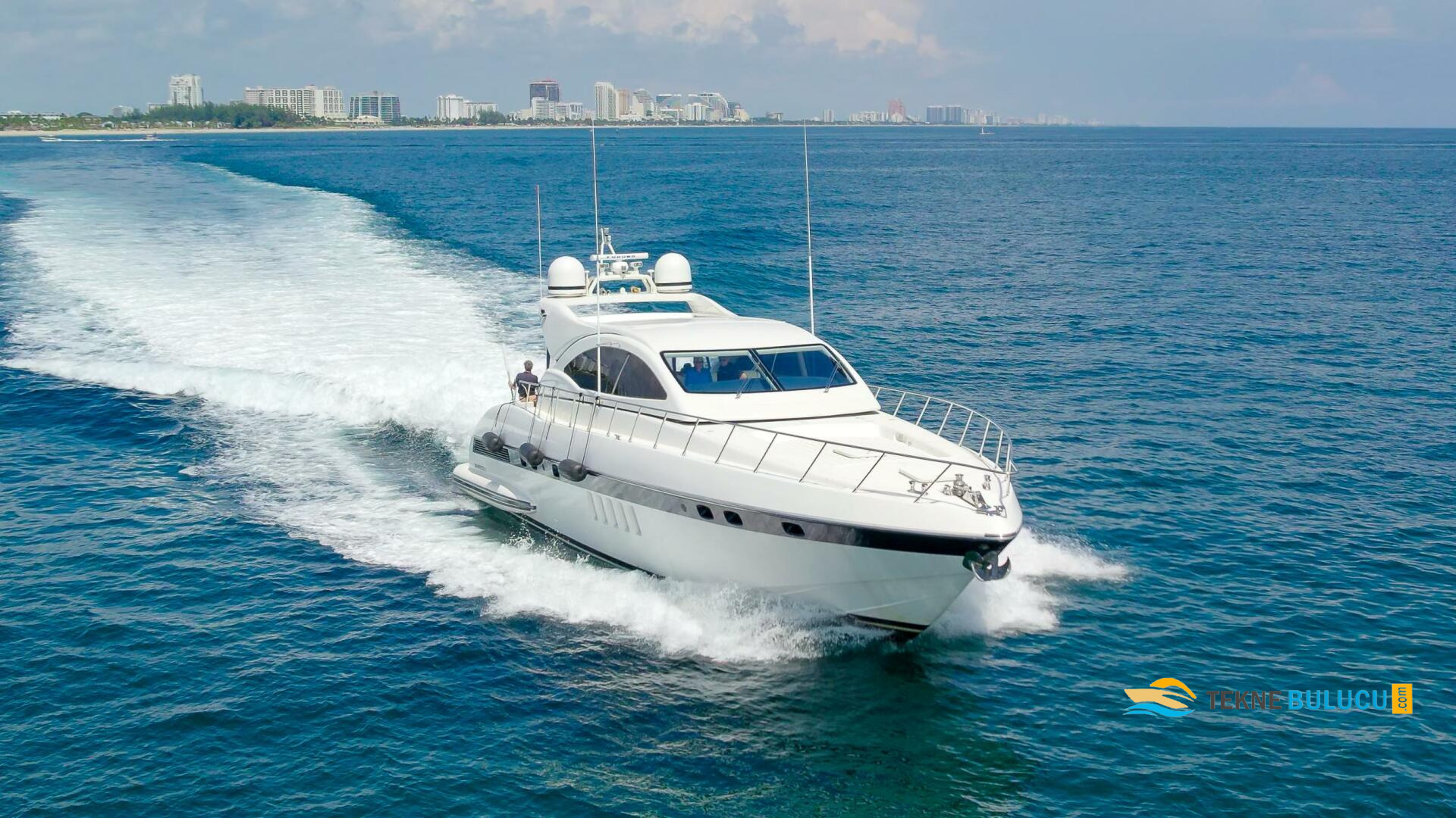 Mangusta 72 2003 iç mekan 2