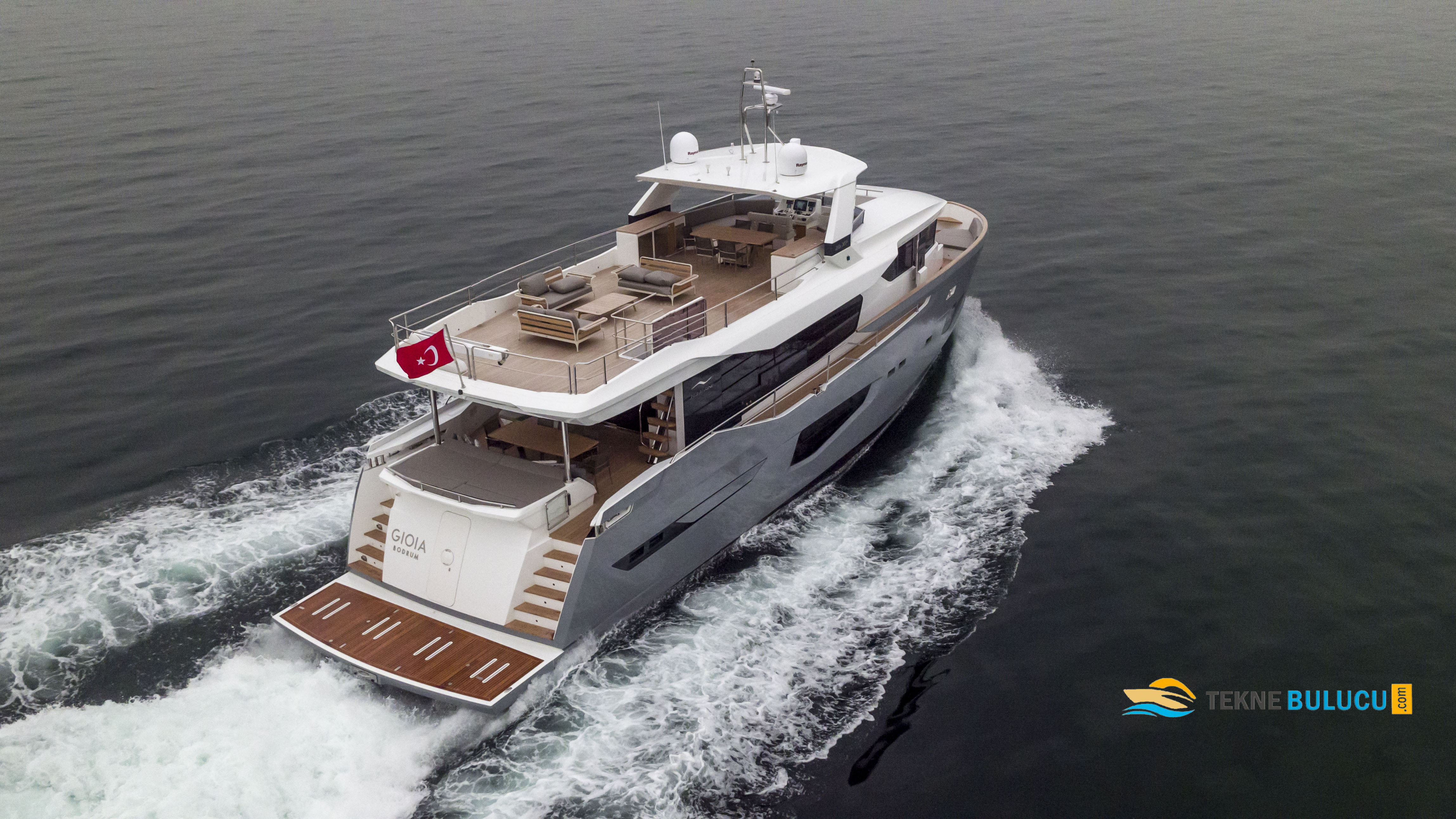 Numarine 32XP 2021 iç mekan 2