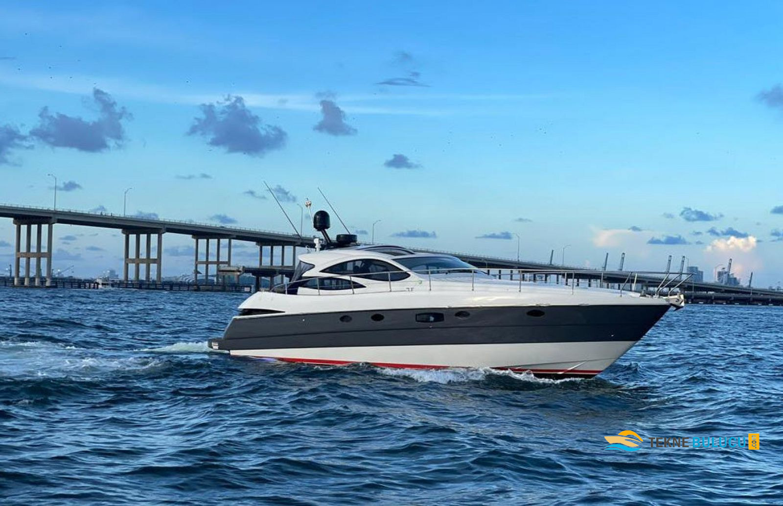 Pershing 50 2008 iç mekan 2