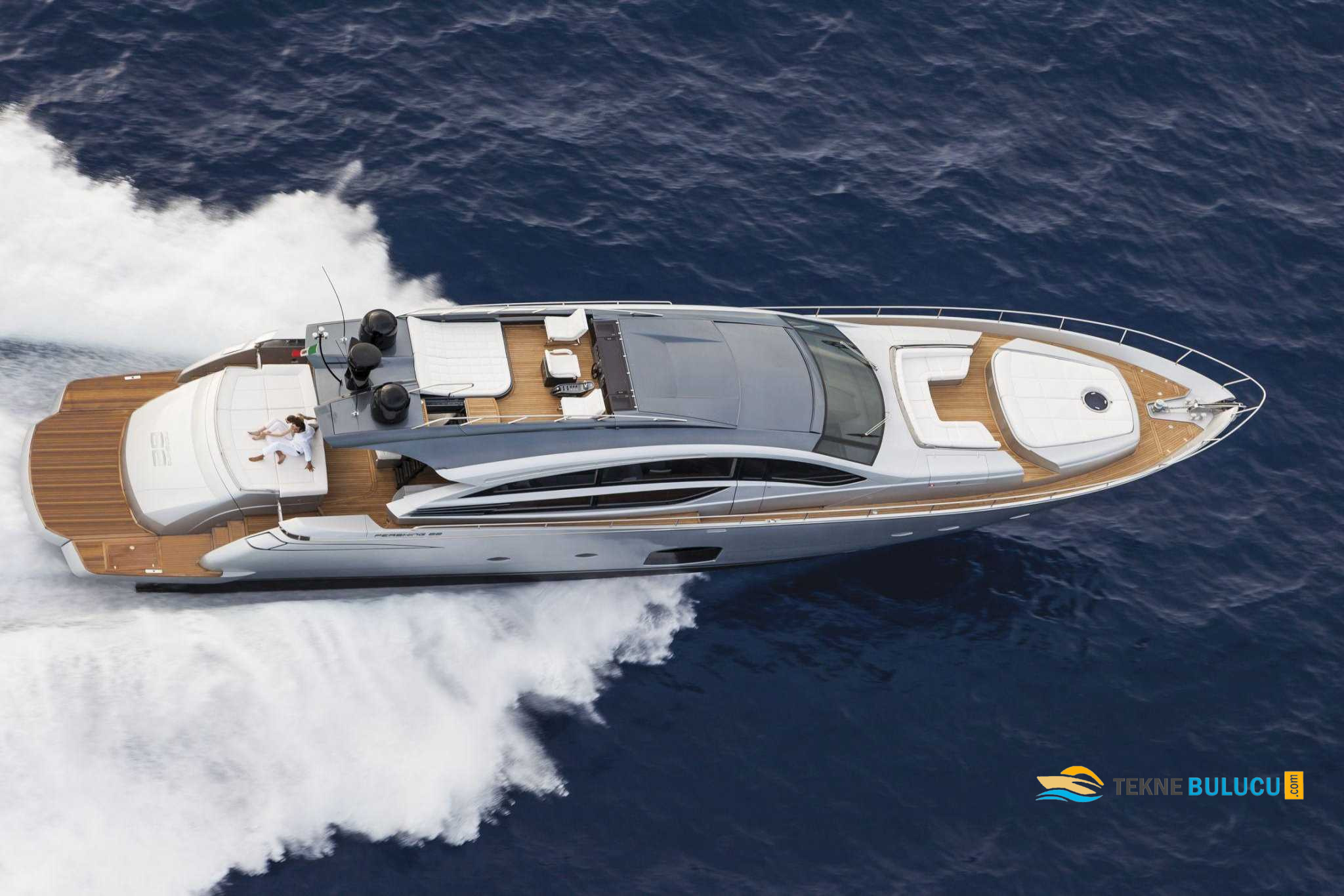 Pershing 82 2013 iç mekan 2