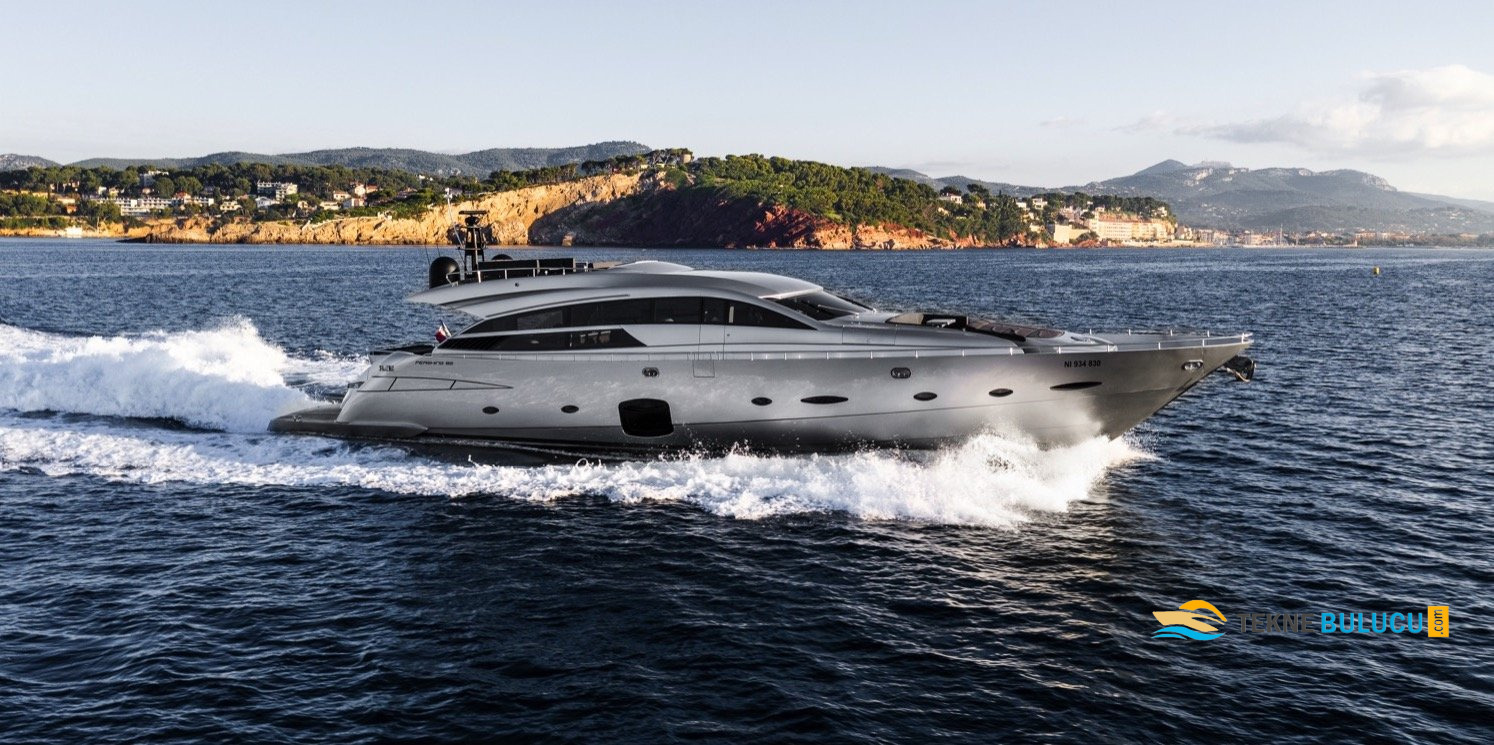 Pershing 92 2018 iç mekan 2