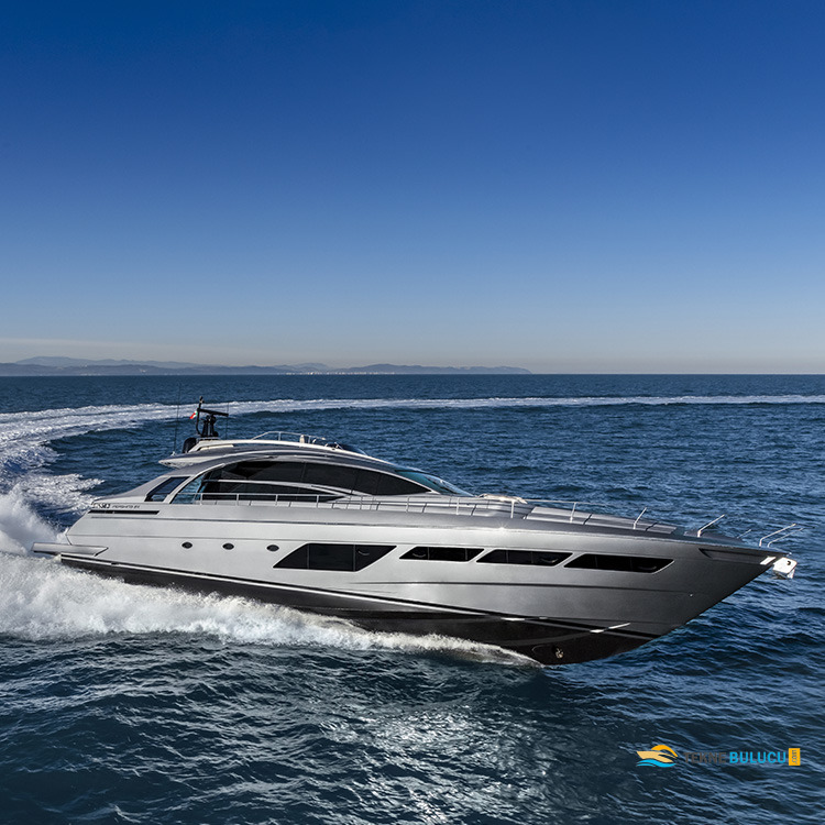 Pershing 8X 2023 iç mekan 2